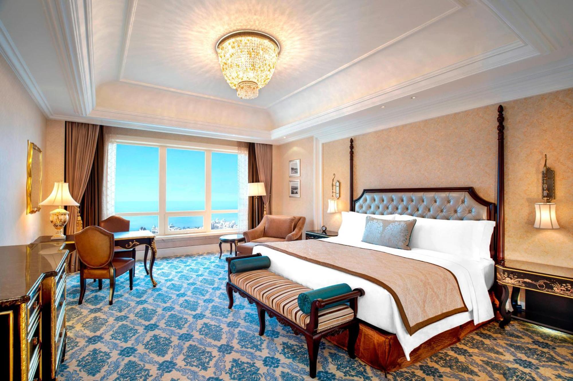 Deluxe King Room with Ocean View