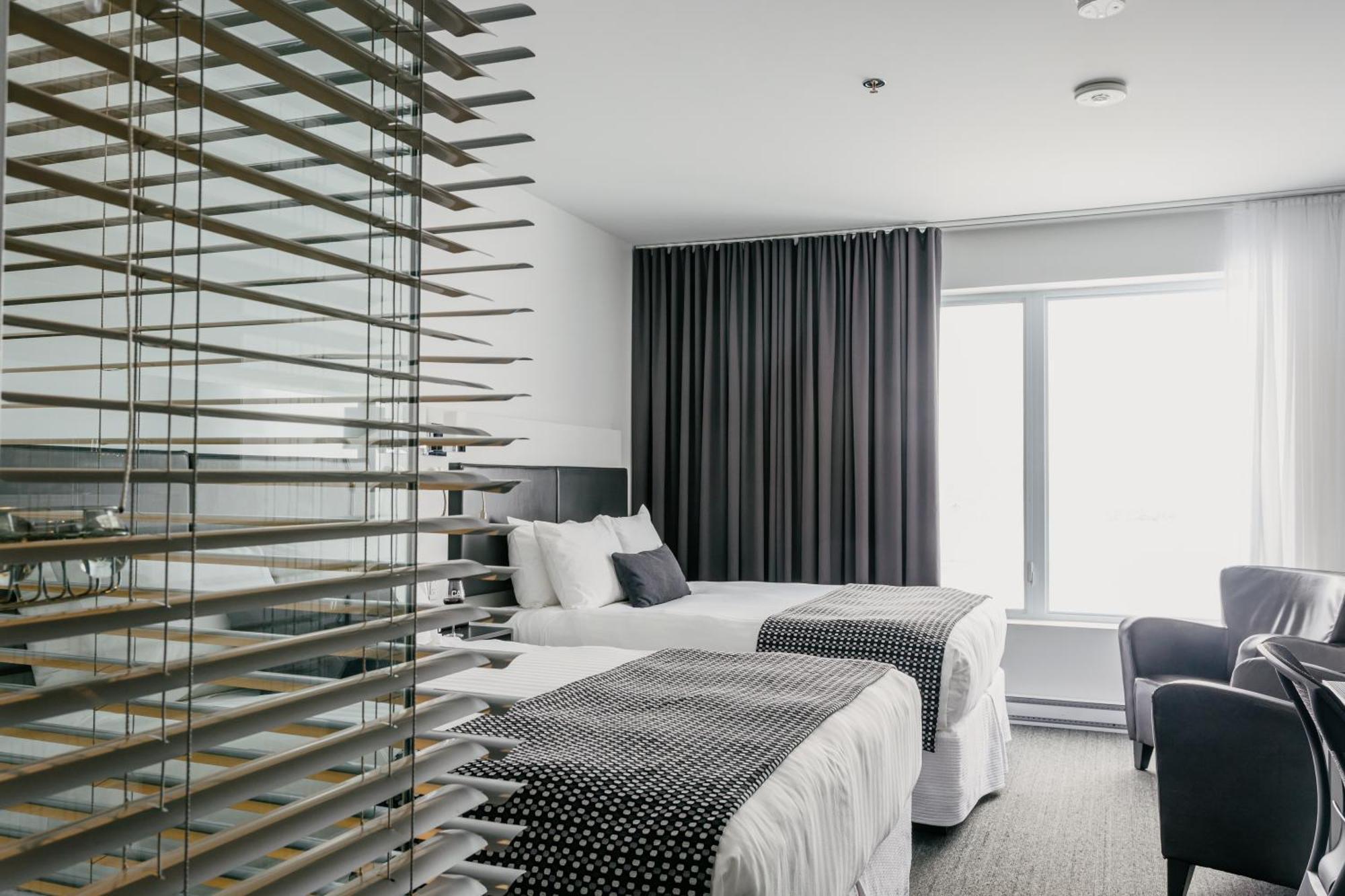 Superior Room with City View
