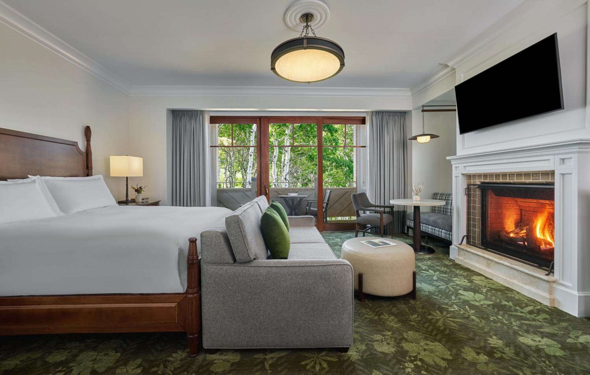 Alojamiento con cama extragrande y vistas al complejo