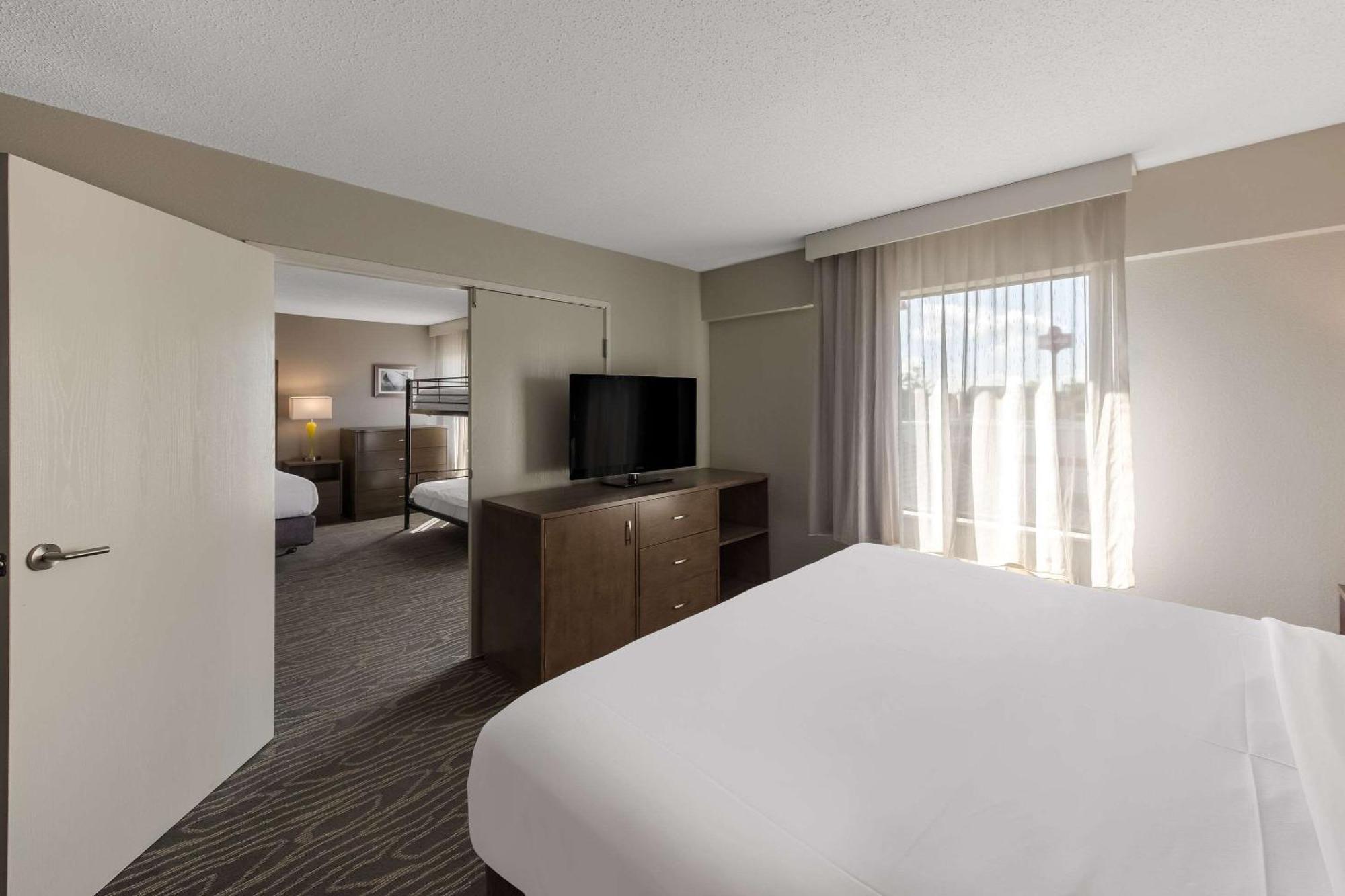 Family Room with King Bed and Two Queen Beds - Non Smoking