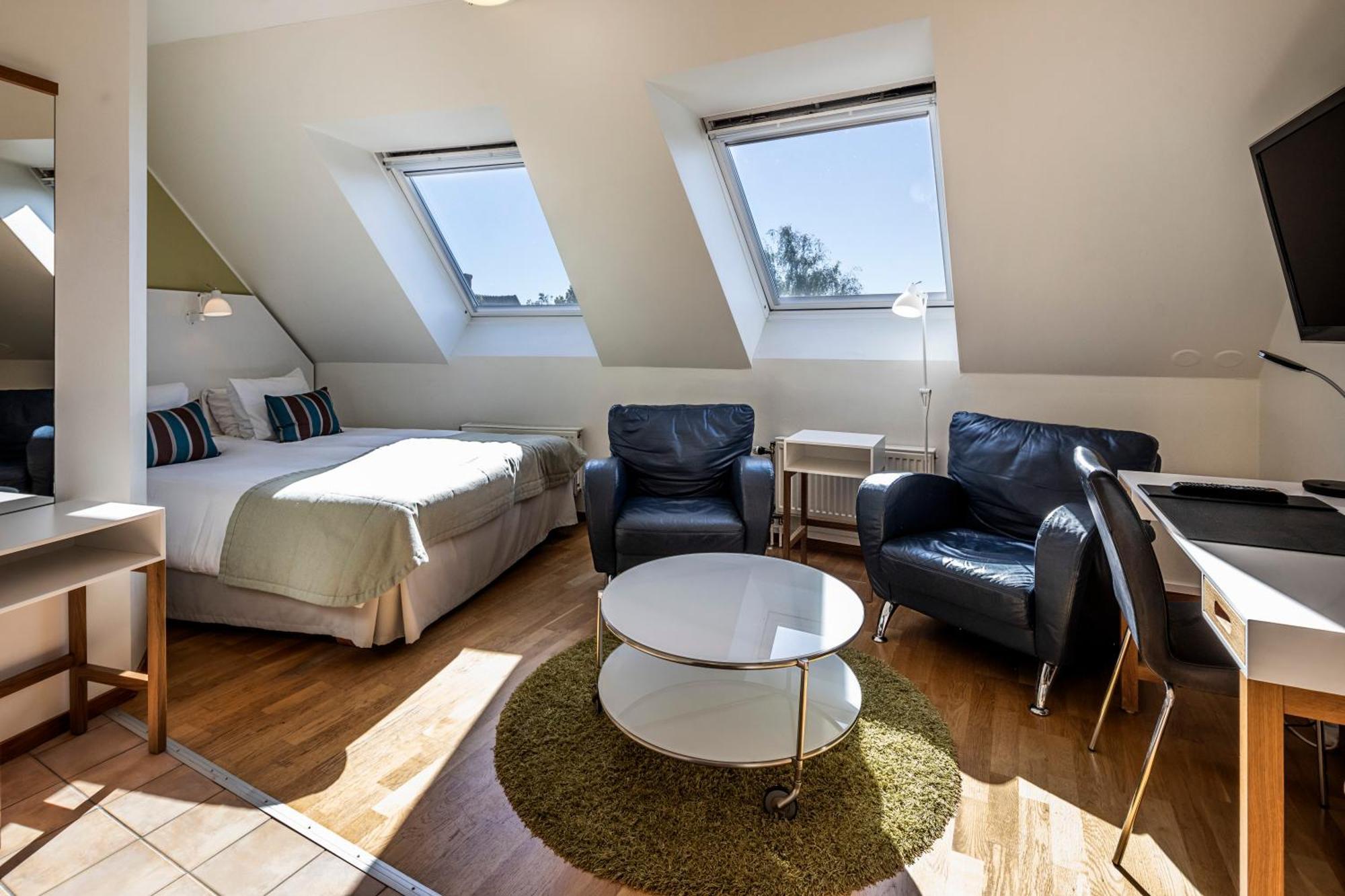 Standard Double Room,1545918787:JPEG