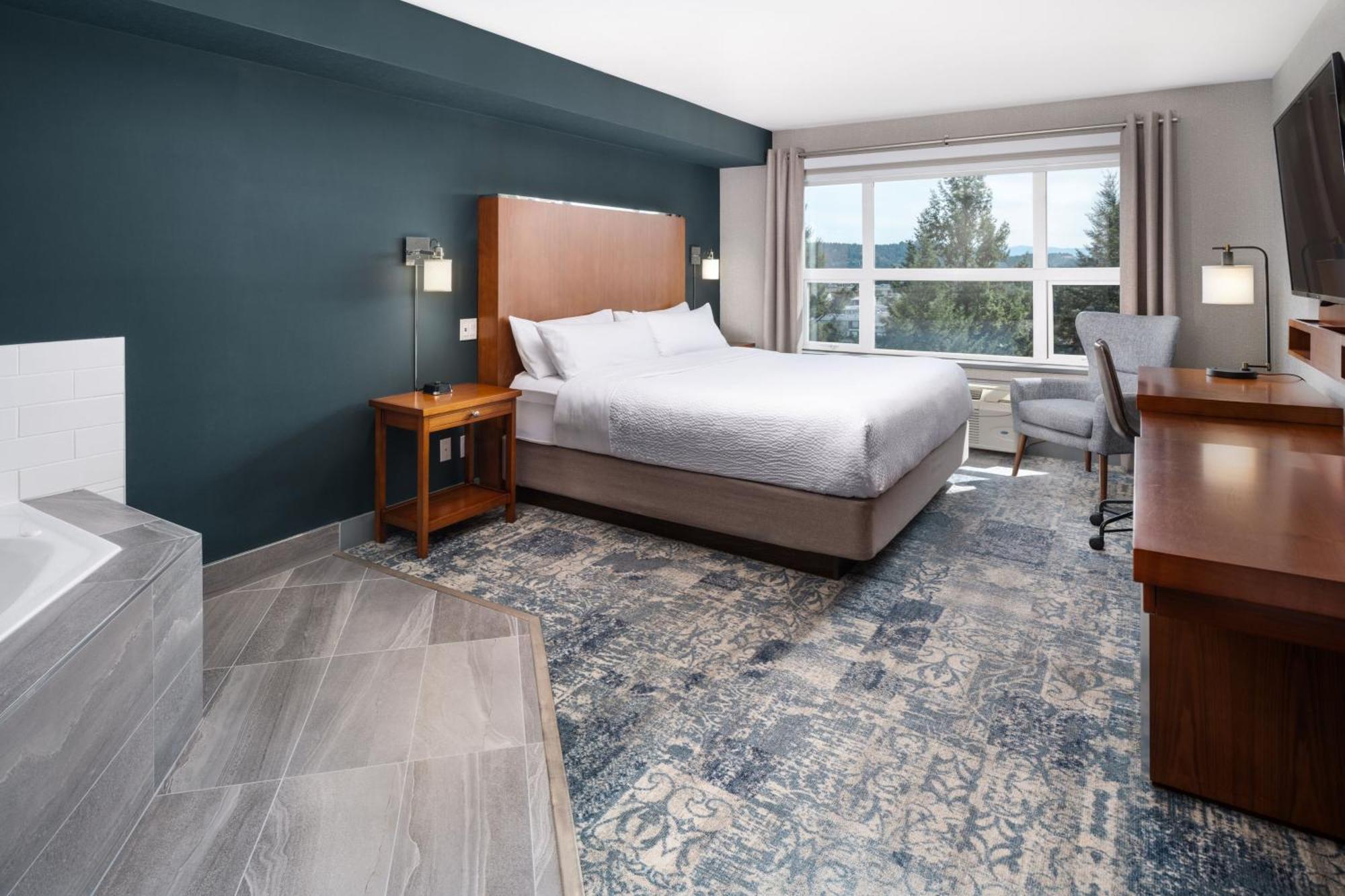 Guest room, 1 King, Whirlpool