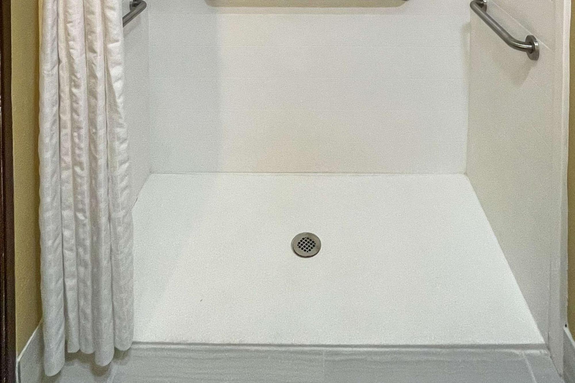 Queen Suite with Two Queen Beds - Accessible/Non-Smoking
