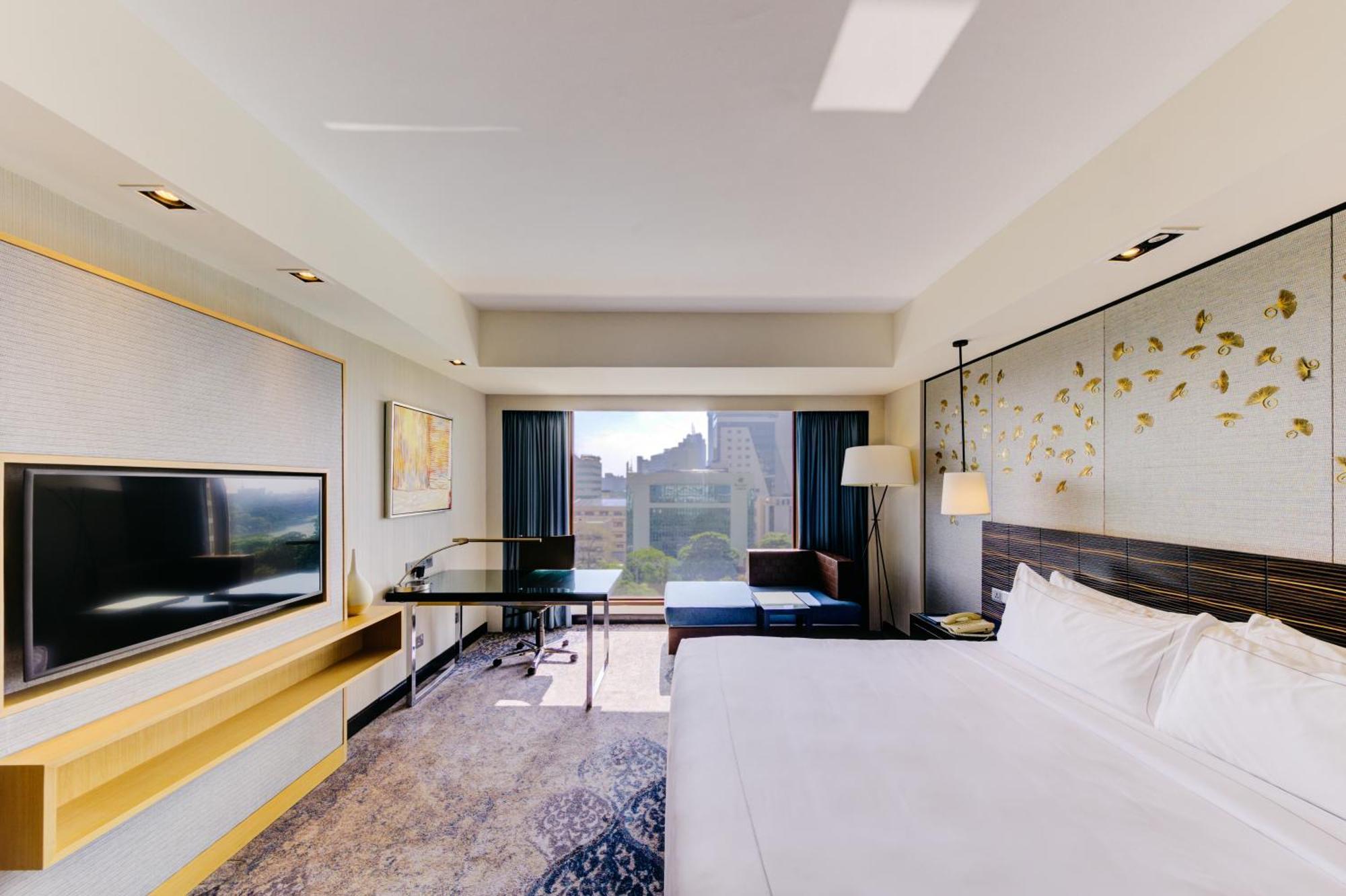 Executive Suite with Lounge access