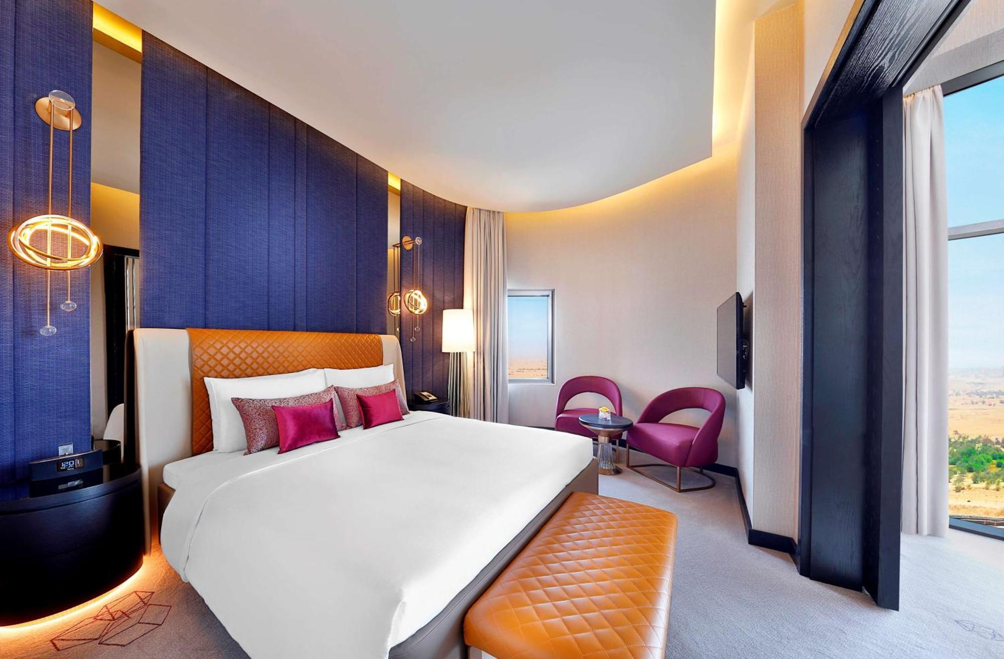 Deluxe King Suite