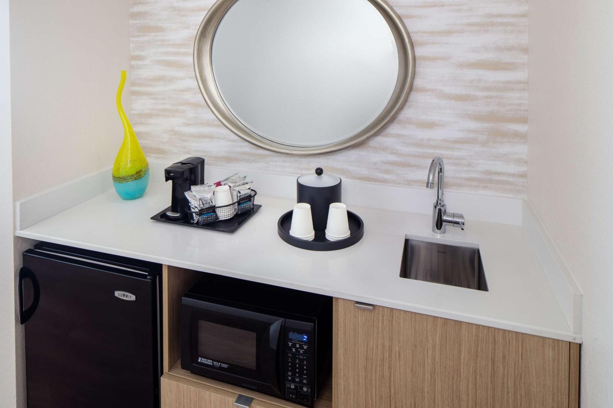 Suite Estudio con bañera de hidromasaje - 1 cama extragrande - No fumadores