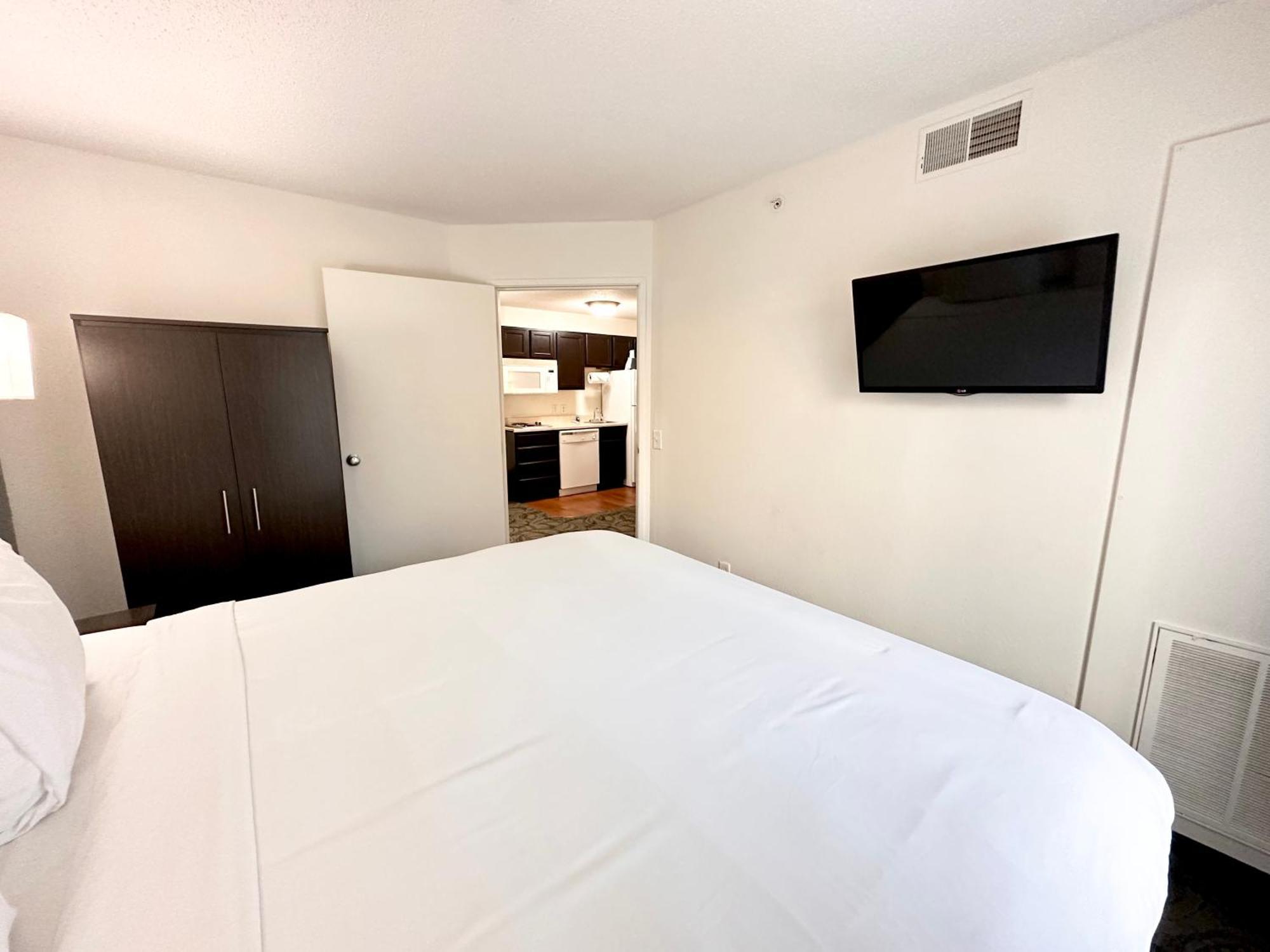 Efficiency One Bedroom Apartment with Sofa bed - Non Smoking
