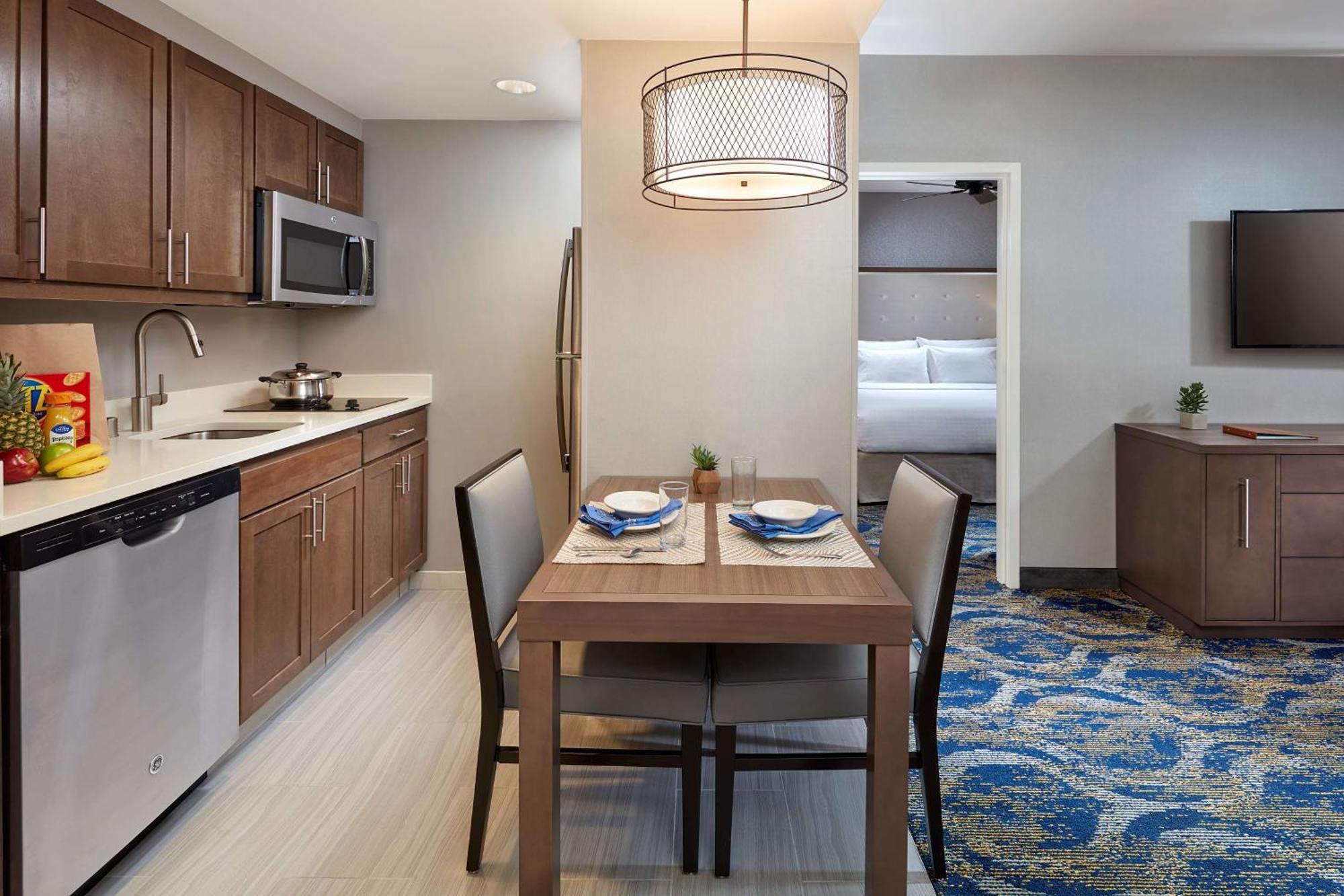 One-Bedroom King Suite