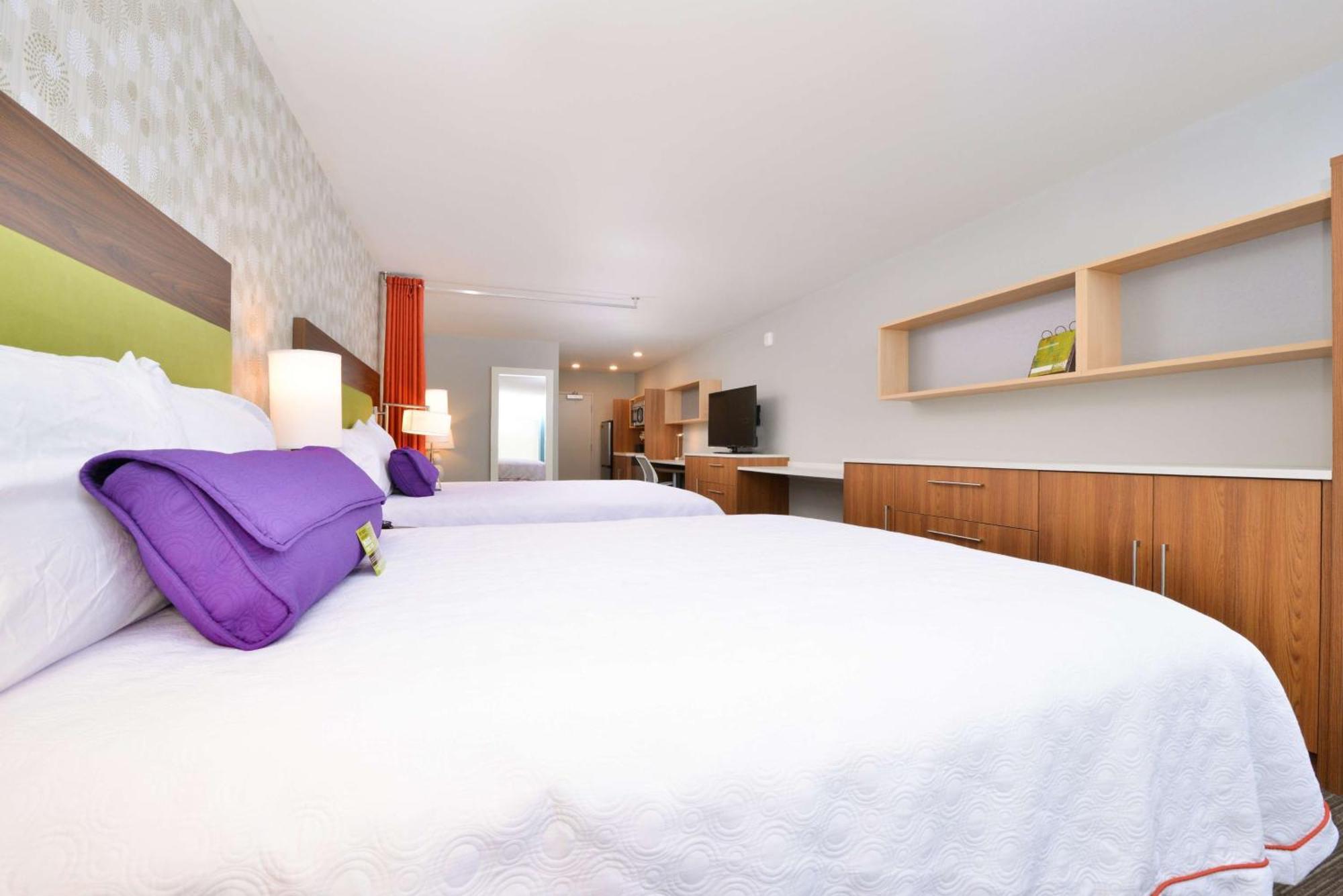 Queen Studio with Two Queen Beds - Non-Smoking