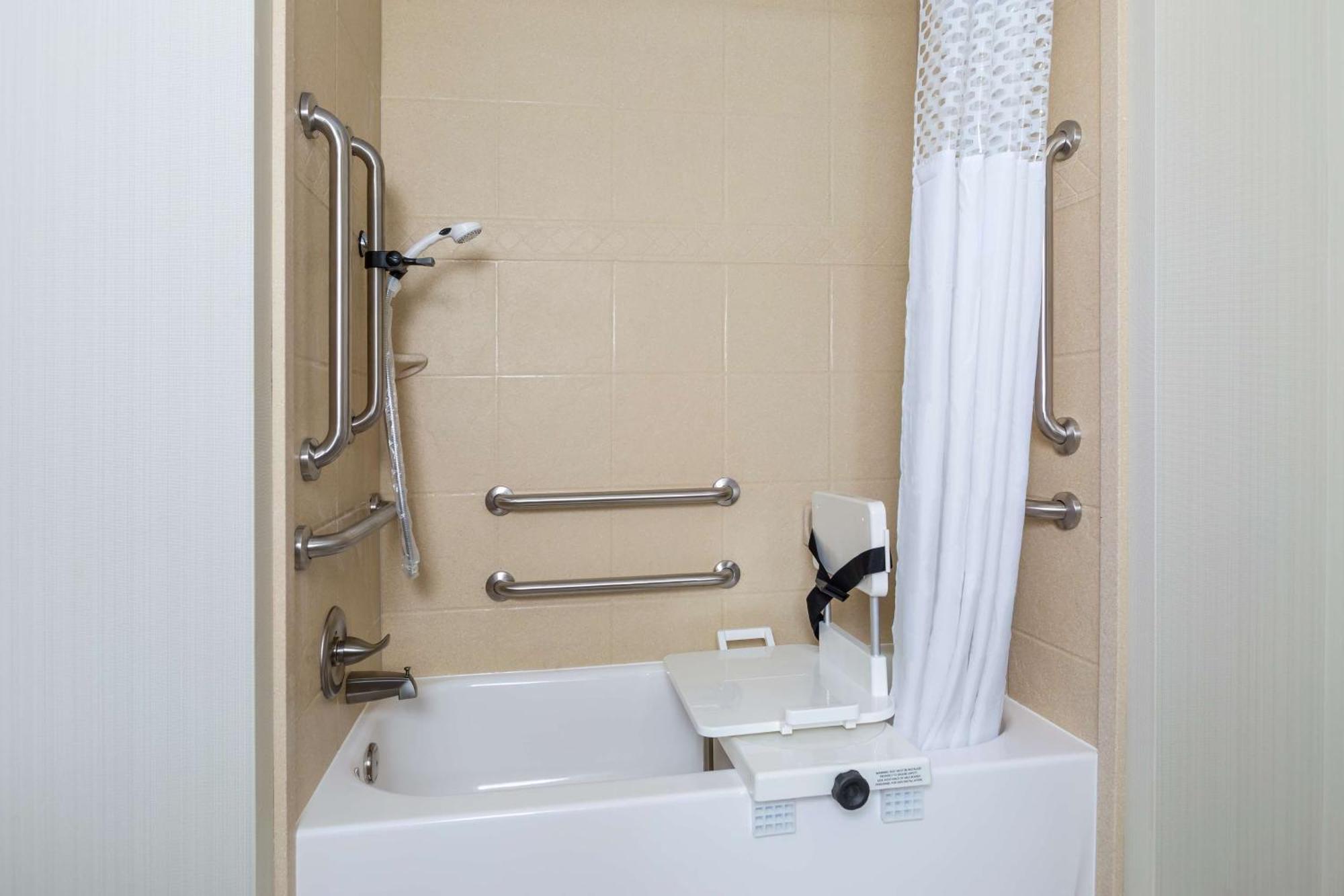 Queen Room with Two Queen Beds - Mobility and Hearing Access/Non-Smoking