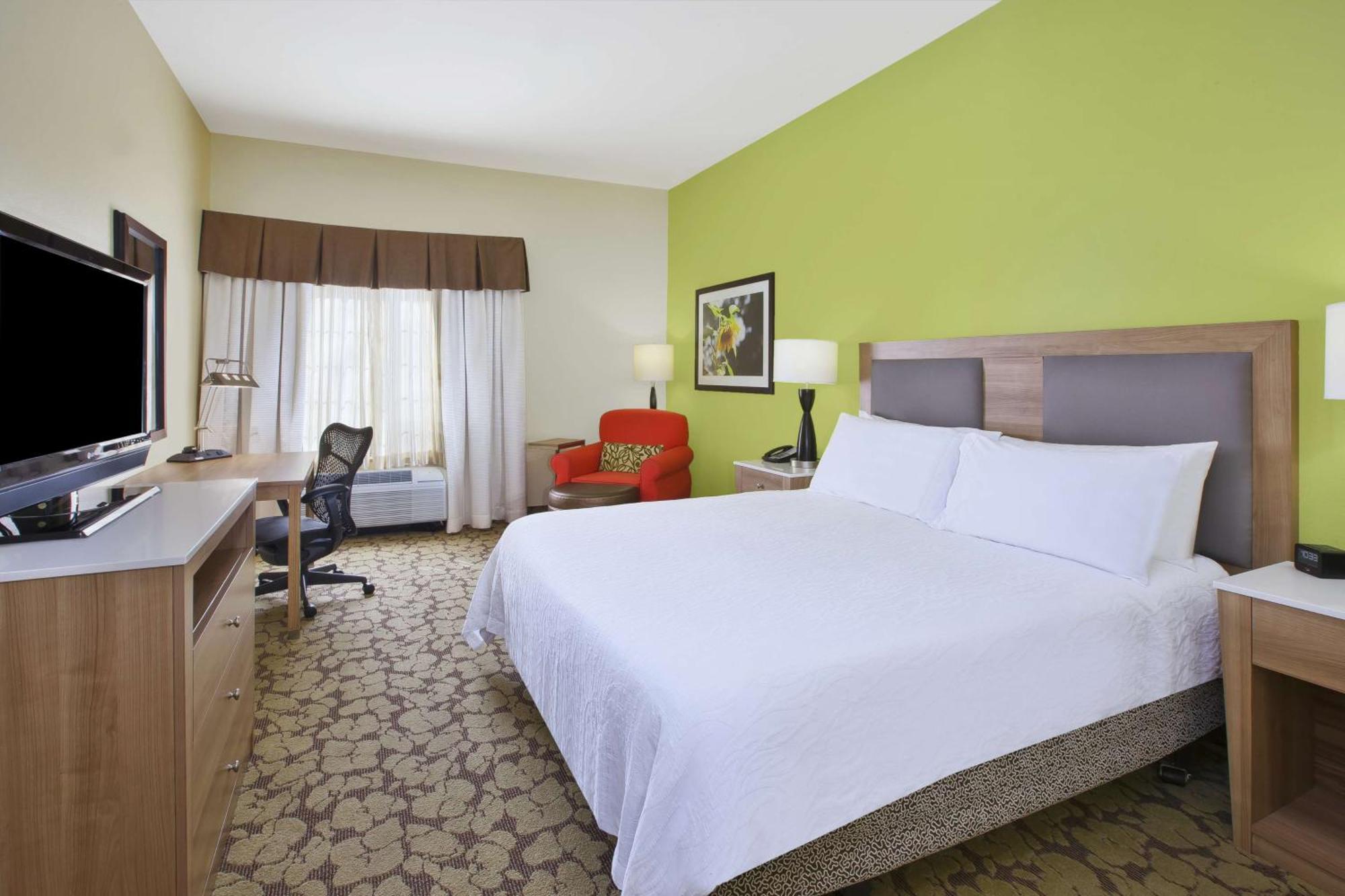 Deluxe King Room Lake View