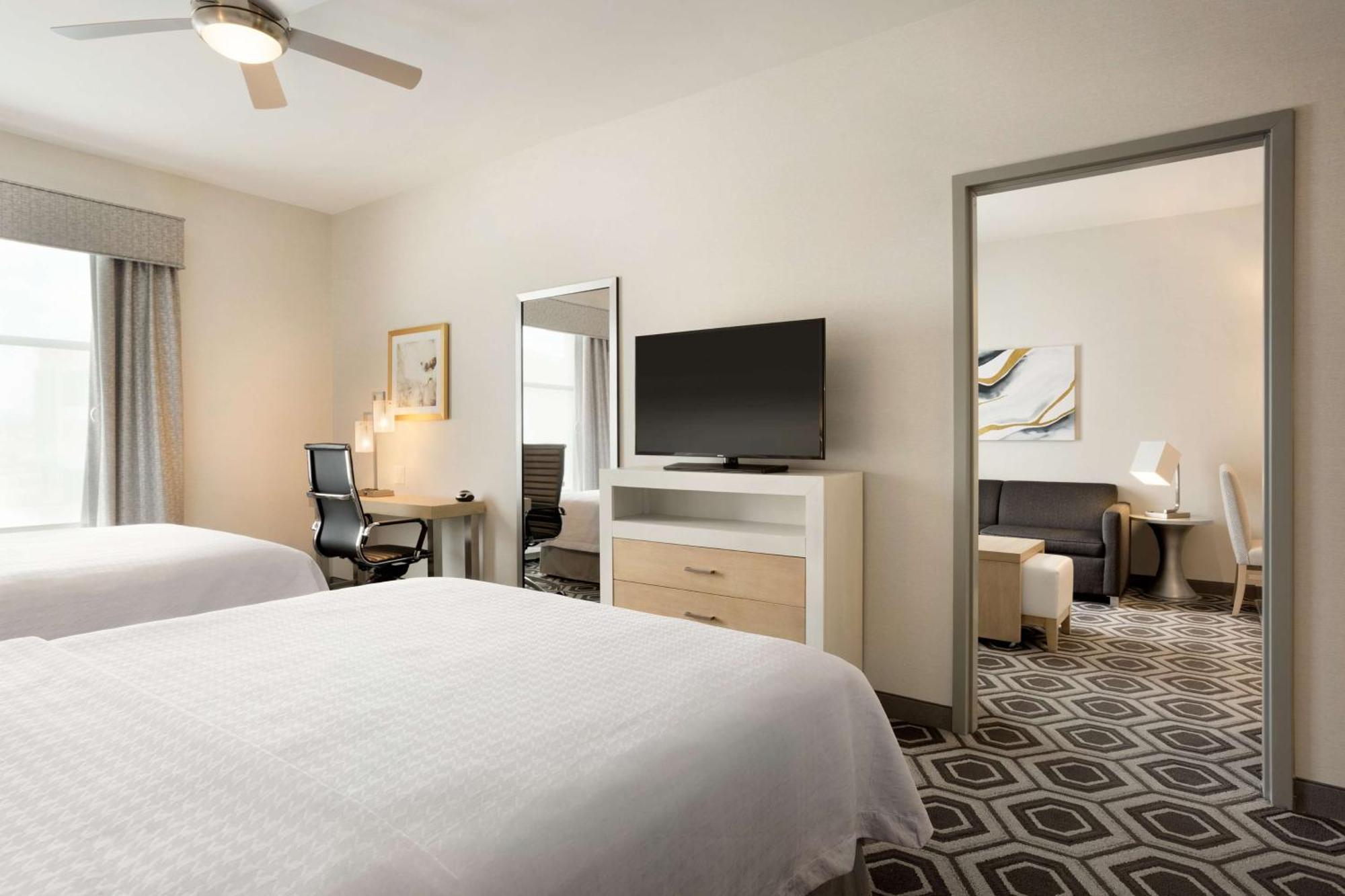One-Bedroom Queen Suite with Two Queen Beds - Non-Smoking