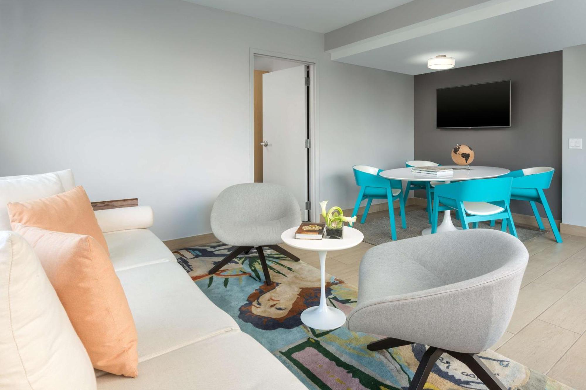 1 King Suite