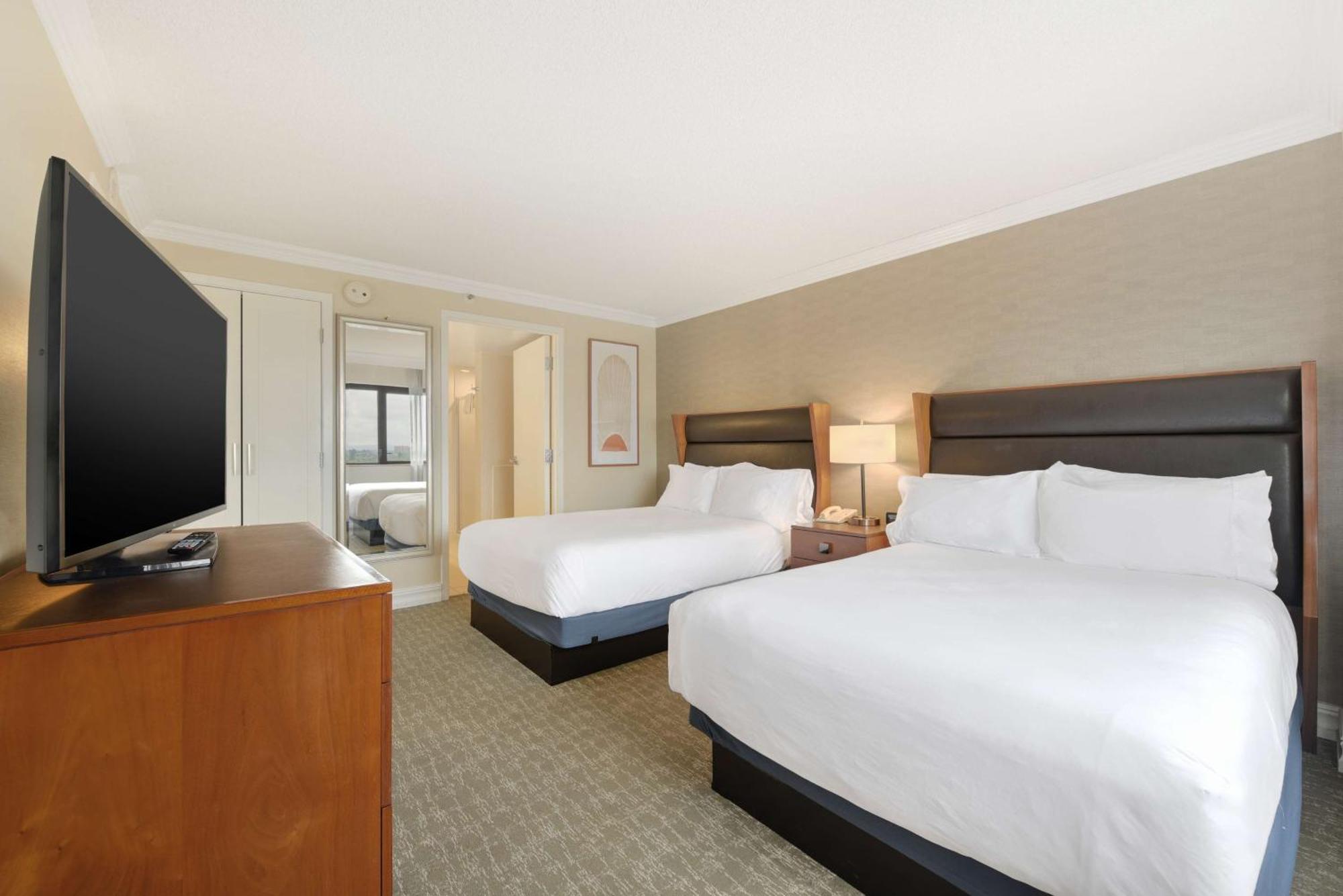 One-Bedroom Suite with Parlor