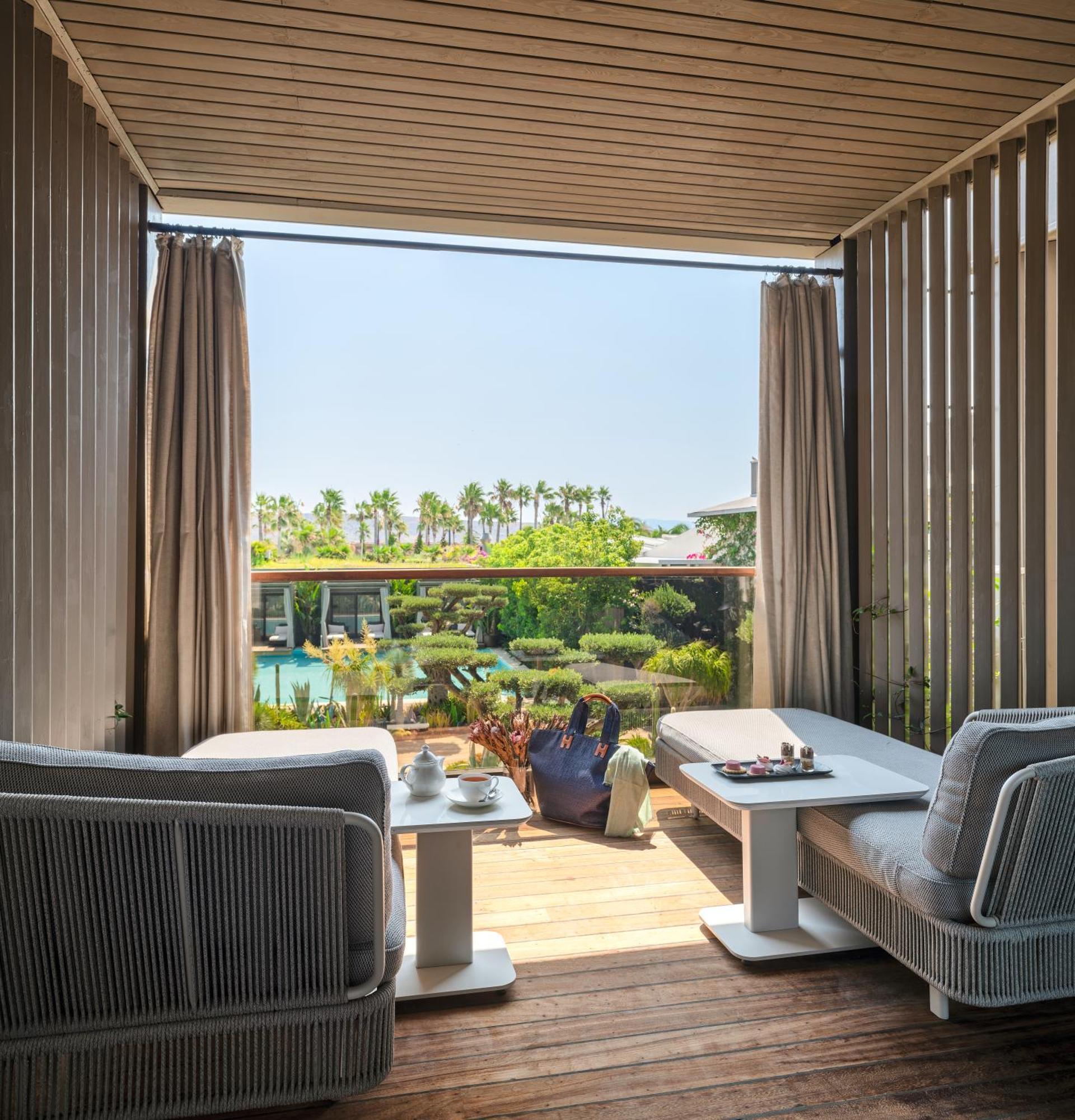 One Bedroom Suite Pool View Terrace