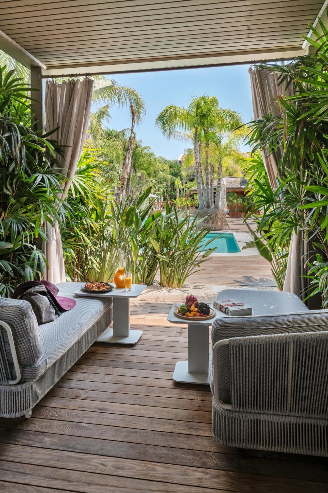 One-Bedroom Suite Garden Terrace