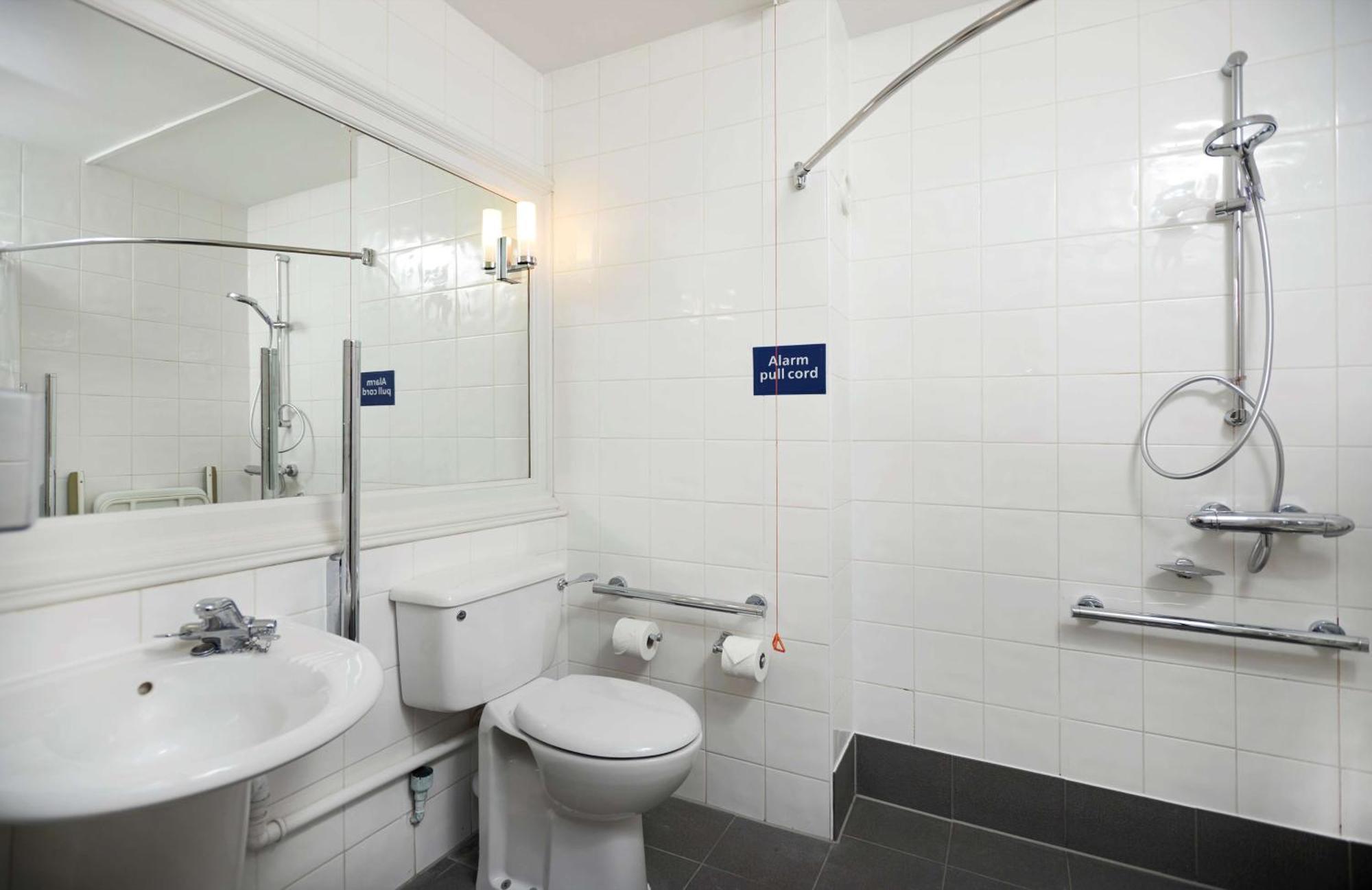 Queen Room - Mobility Access