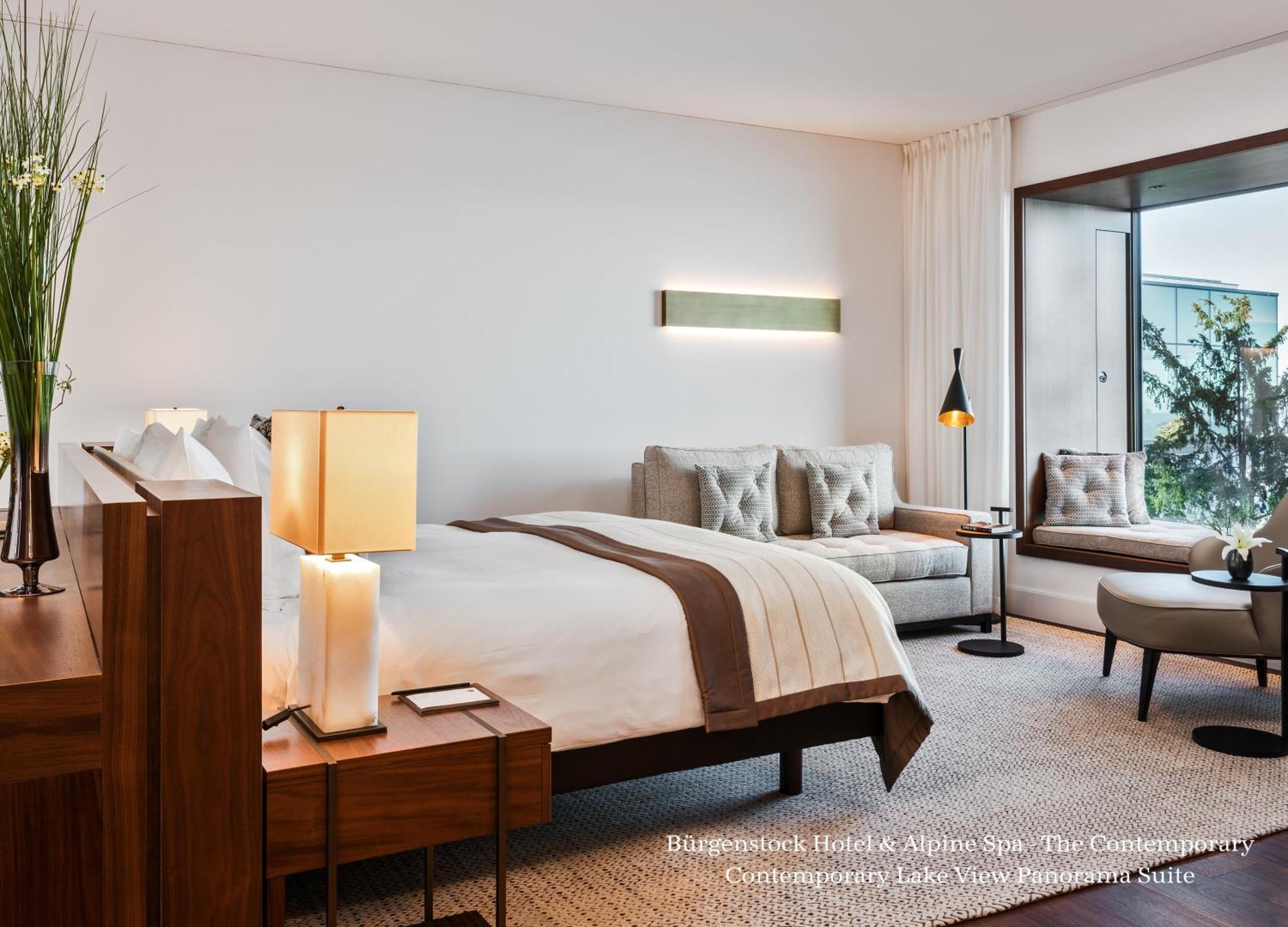 Contemporary Lake View Panorama Suite