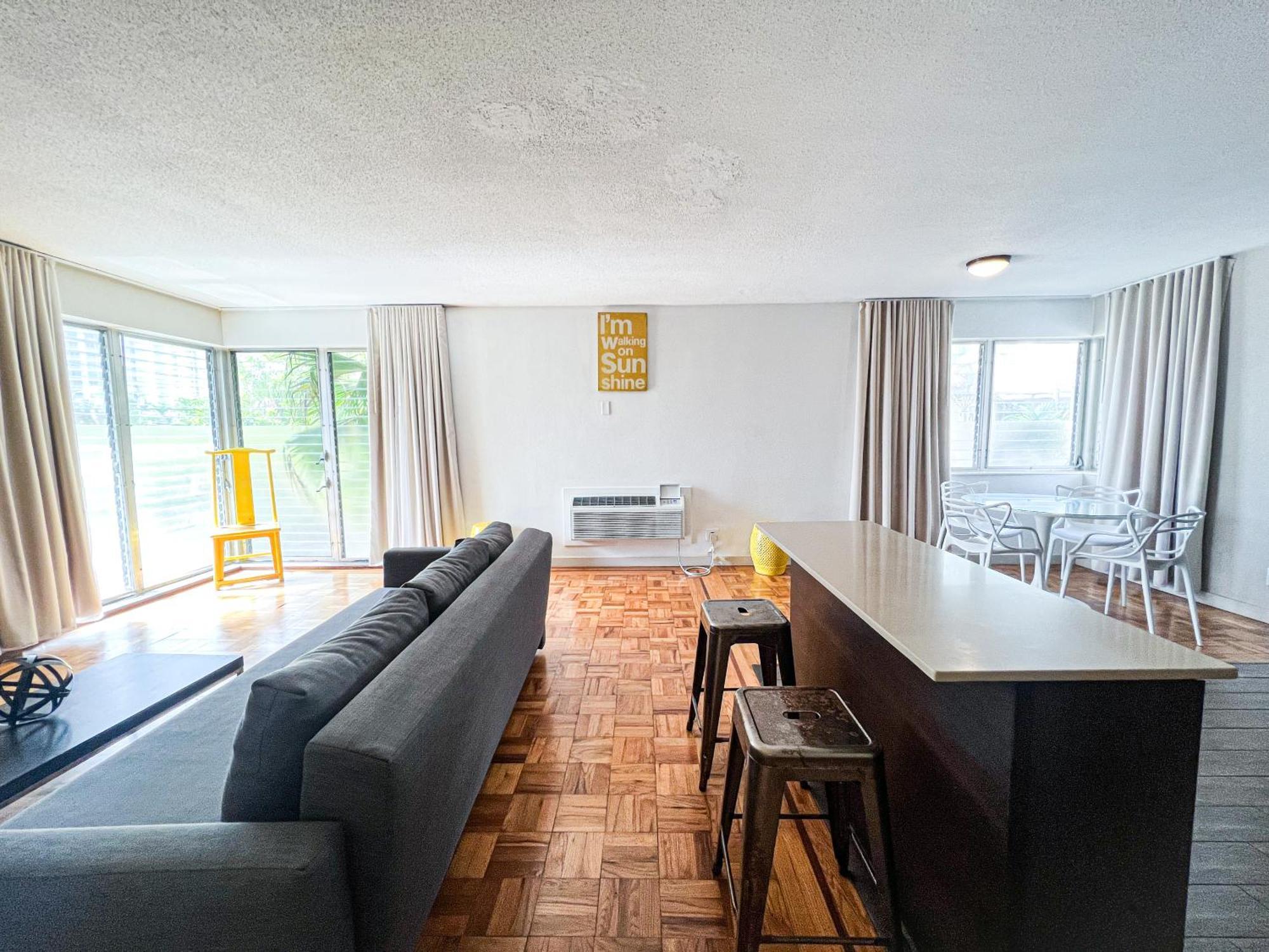 One-Bedroom Apartment King Bed