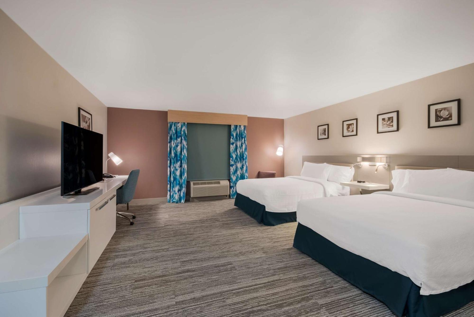 Standard Queen Room with Two Queen Beds