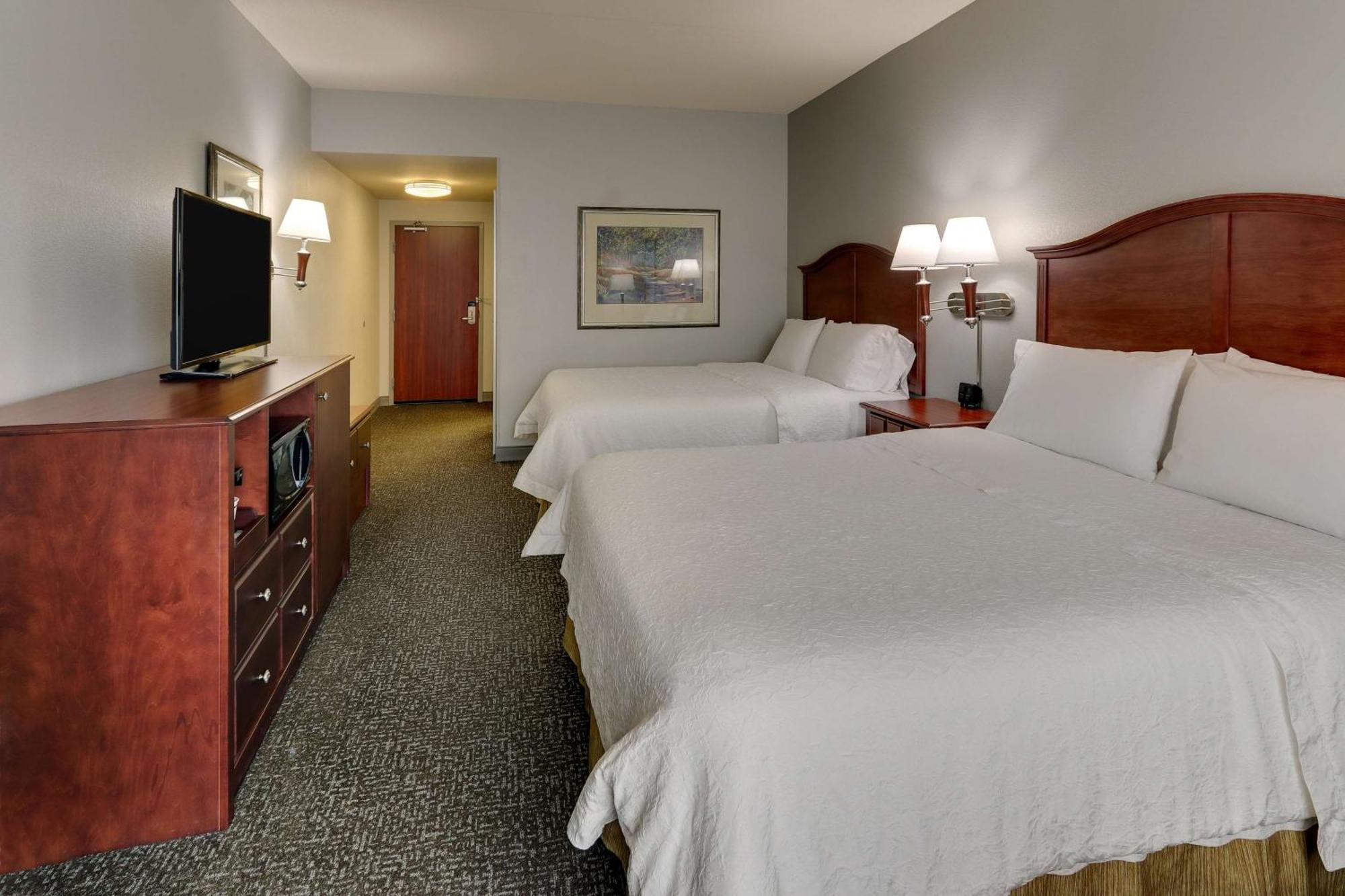 Room with Two Queen Beds - Non-Smoking