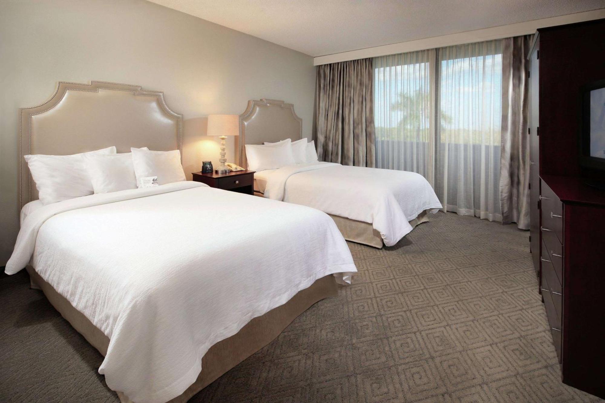 Suite Two Double Beds Non-Smoking