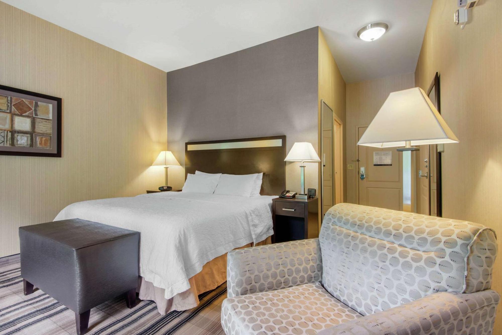 King Room Hearing Access or Non-Smoking