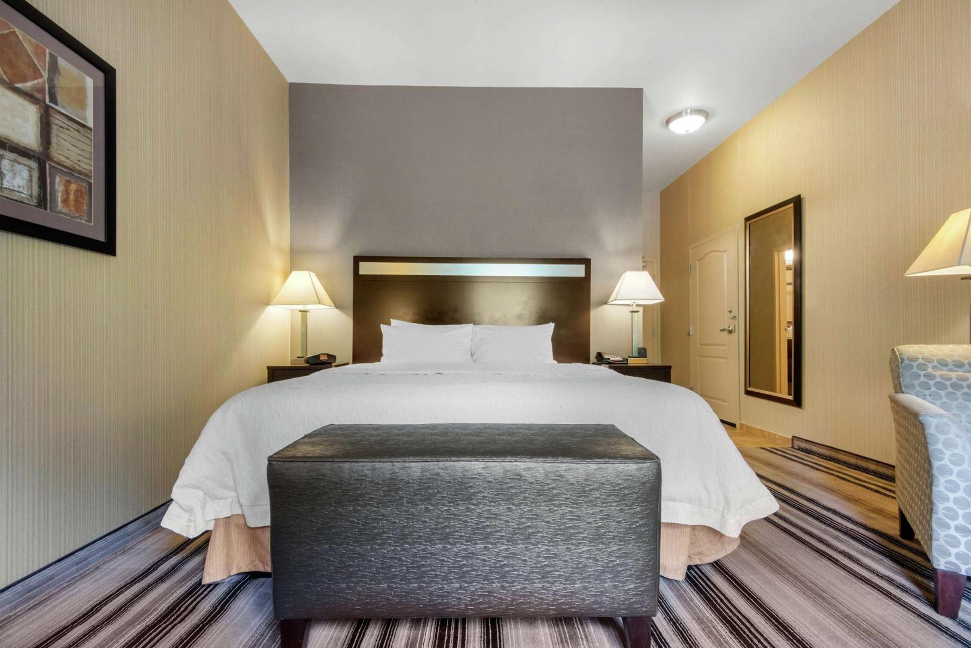 King Room Hearing Access or Non-Smoking