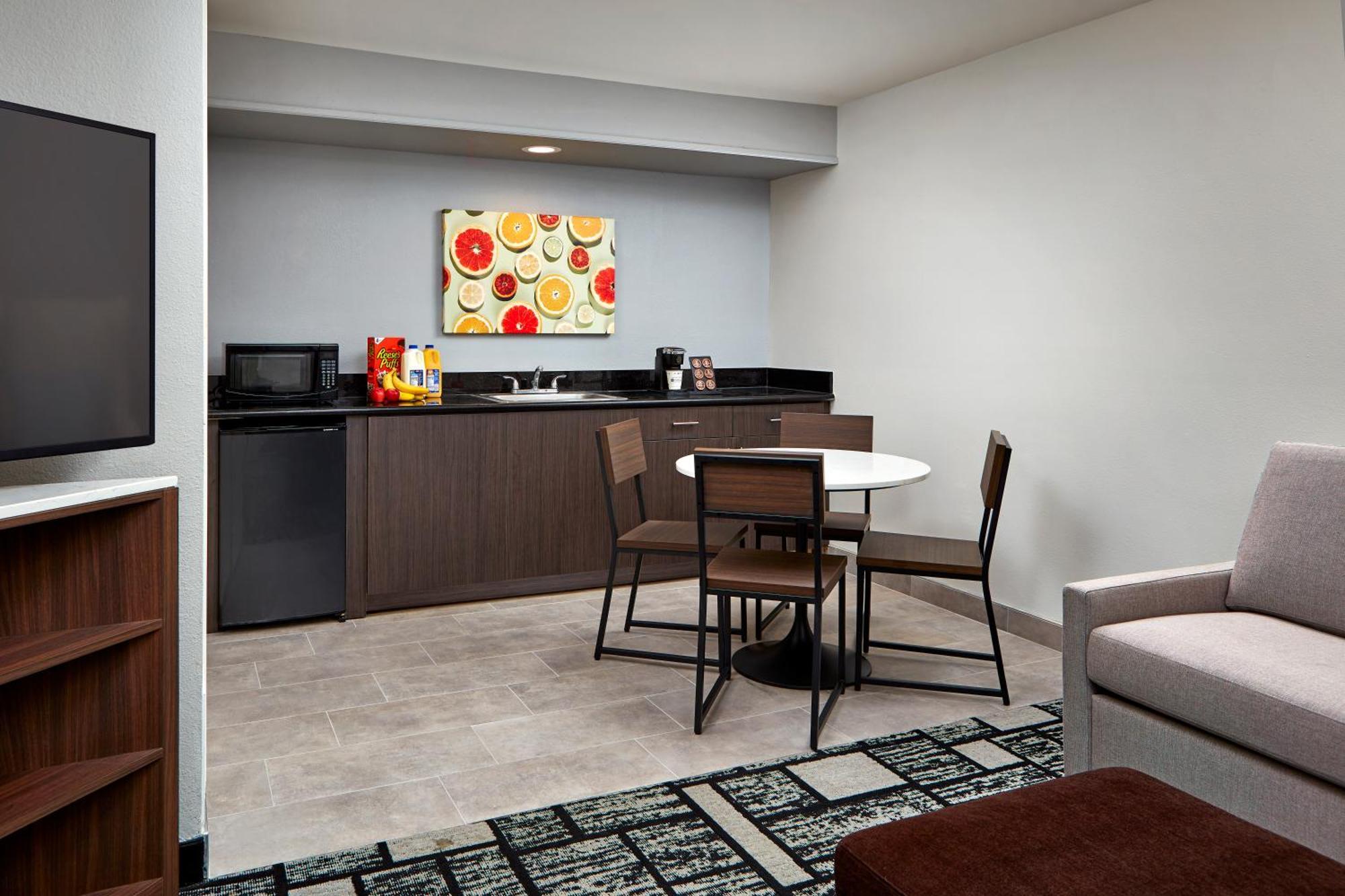 King Suite with Spa Bath and Living Room - Non-Smoking