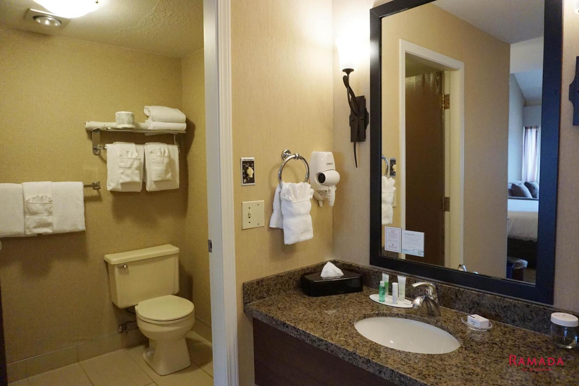 Loft Queen Suite with Two Queen Beds - Non-Smoking