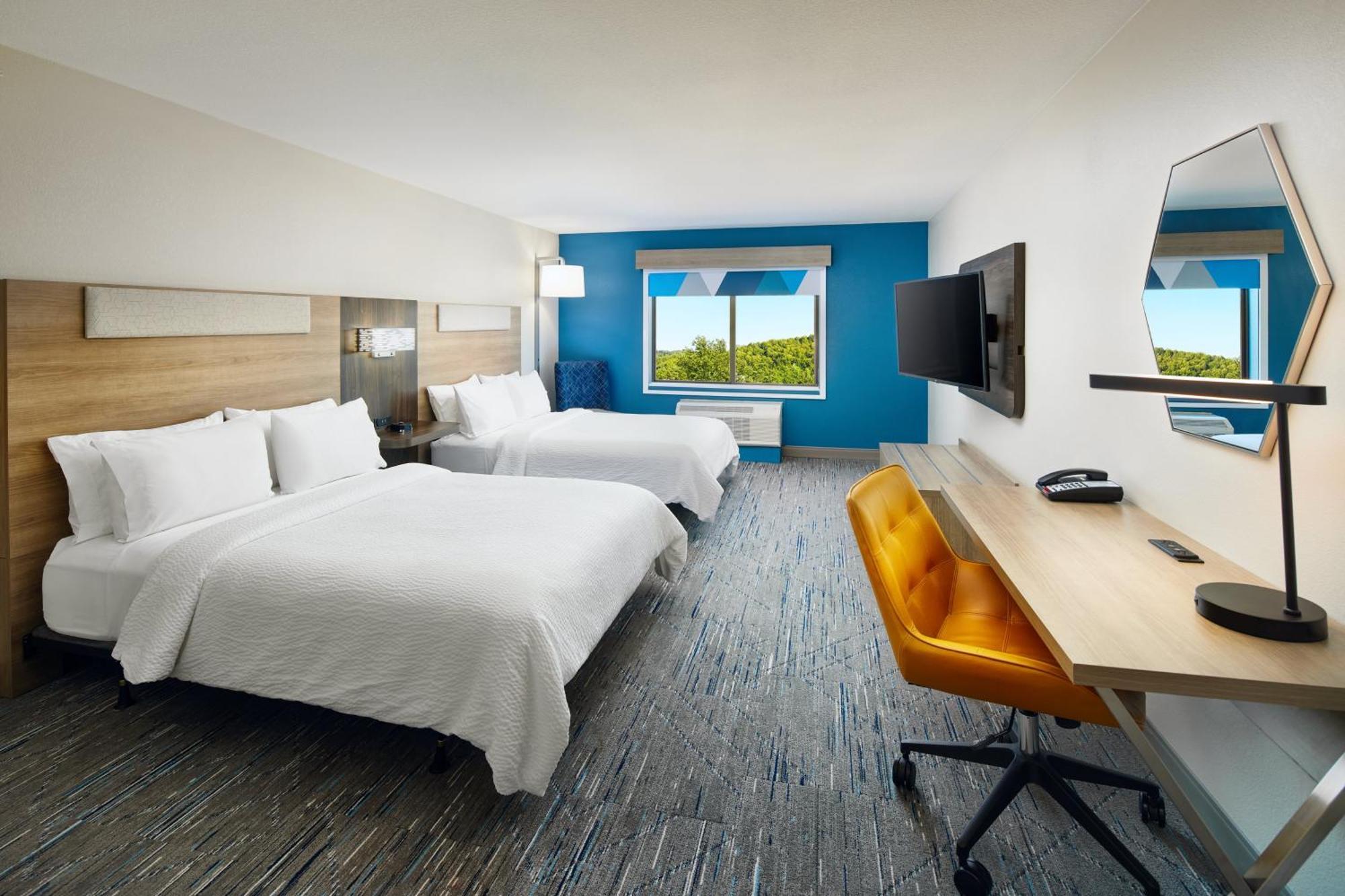 Standard Room with Two Queen Beds