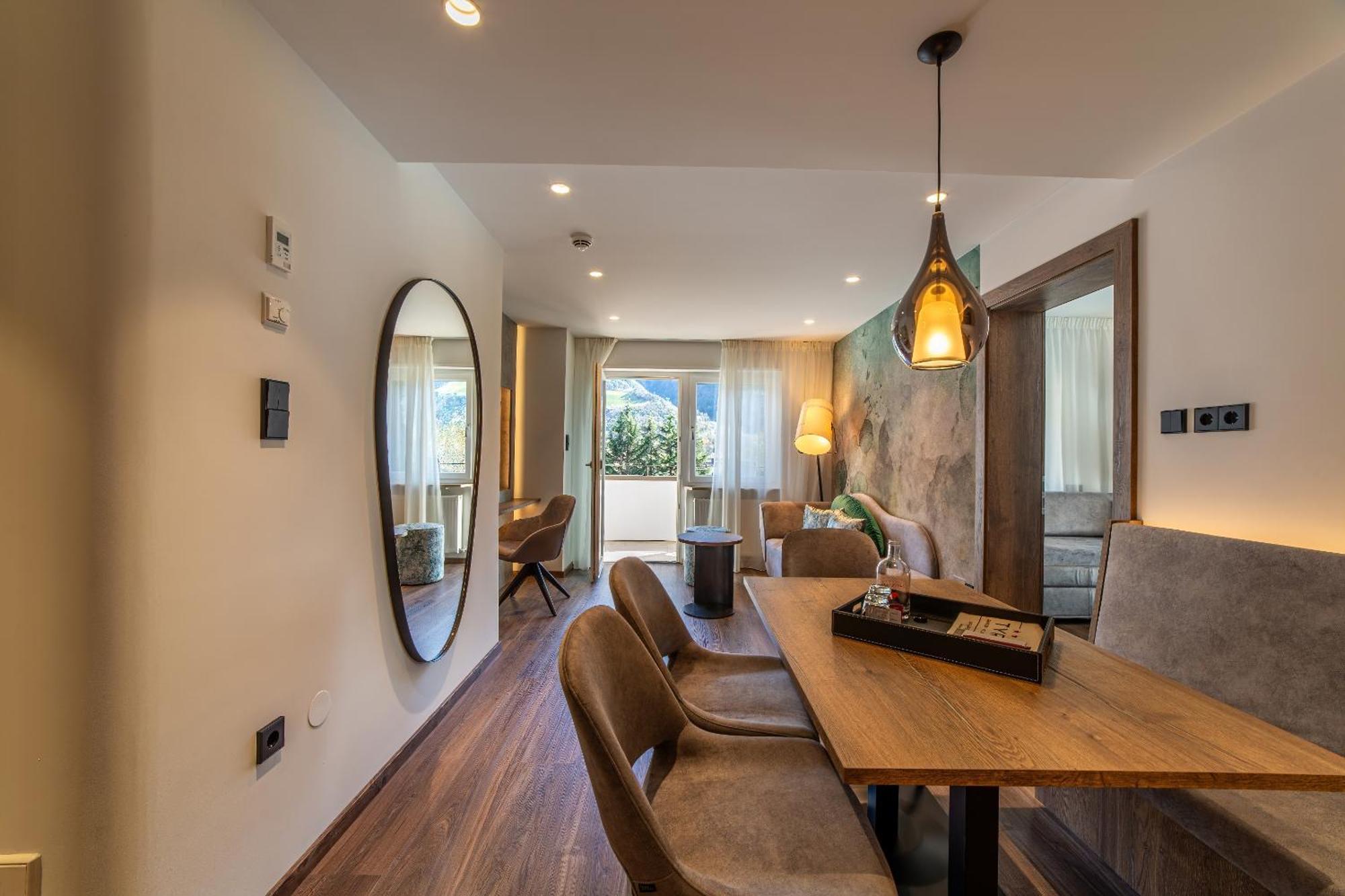 Family Room with Garden View,1567214360:JPEG