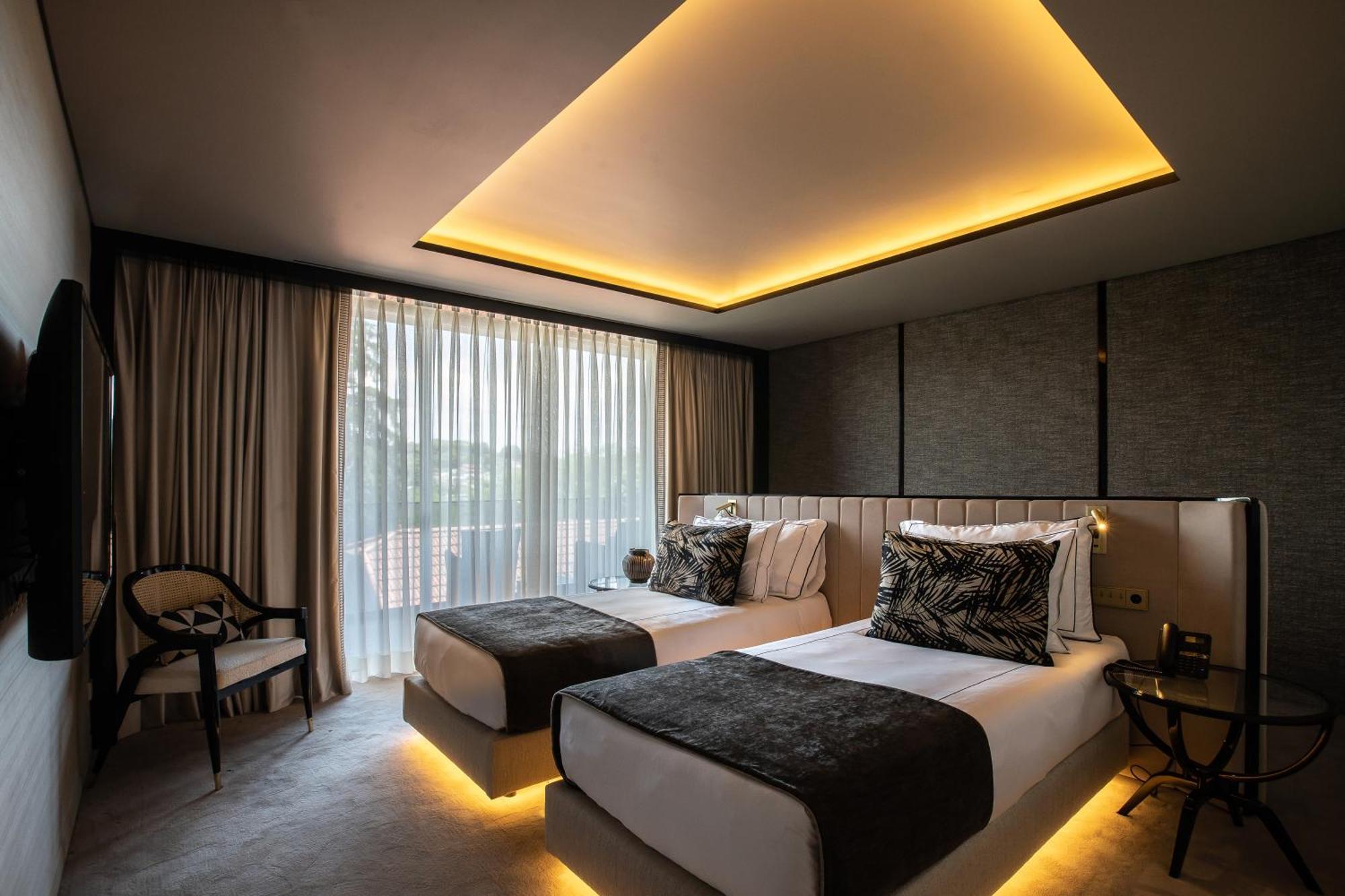 Deluxe River View Room