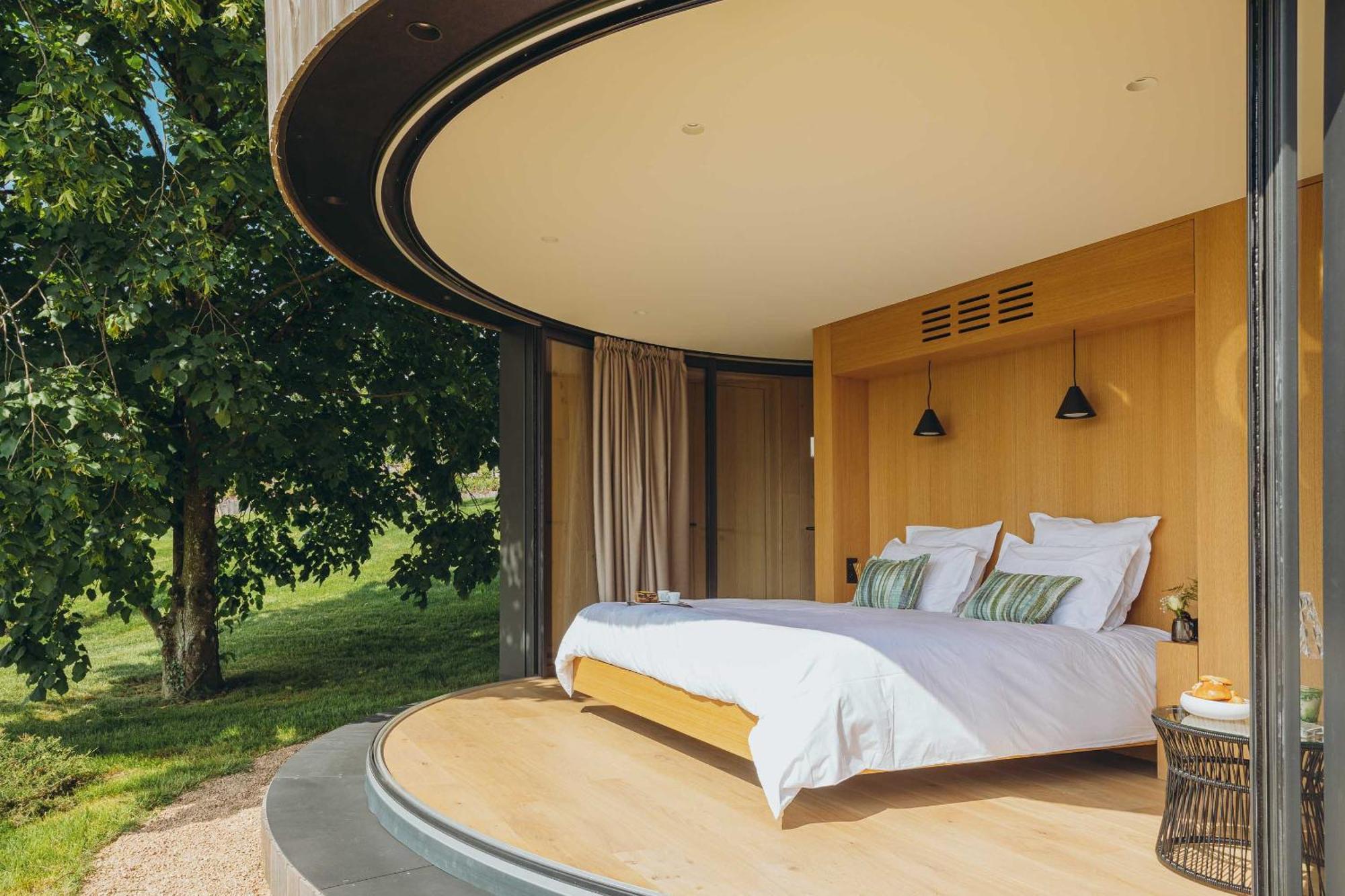 Deluxe Room,1569743366:JPEG