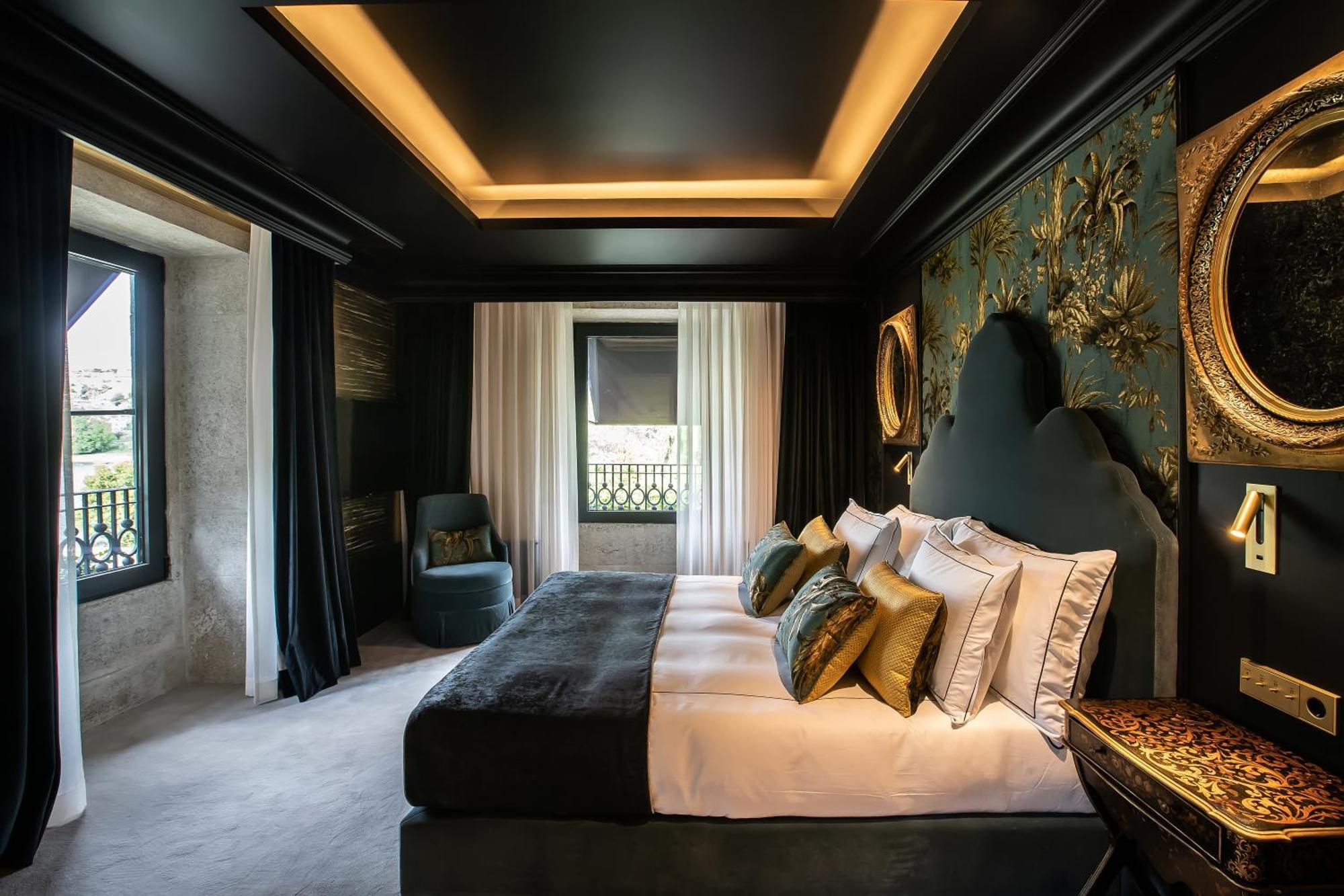 Deluxe River View Room