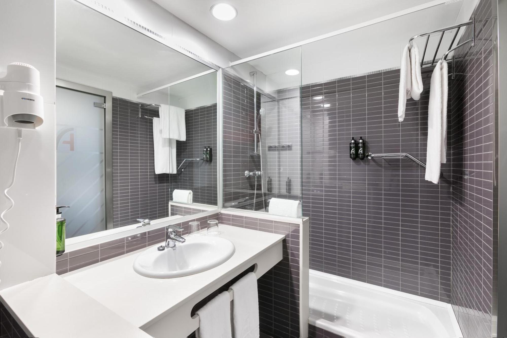 URBAN TRIPLE Room
