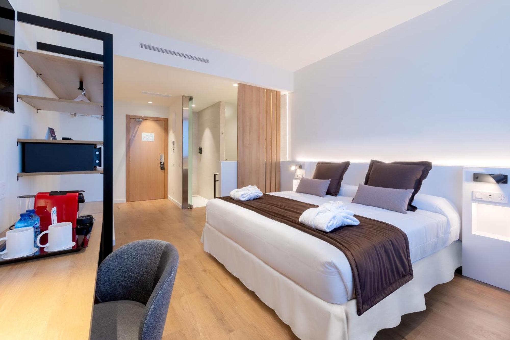 ELEGANCE Room