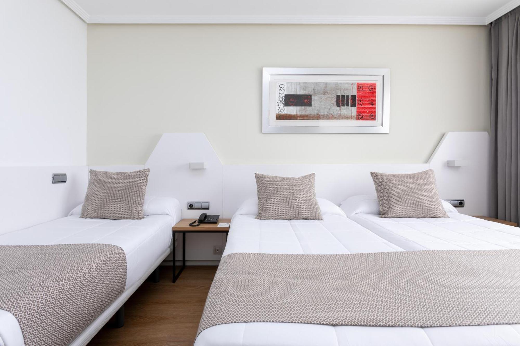 URBAN TRIPLE Room
