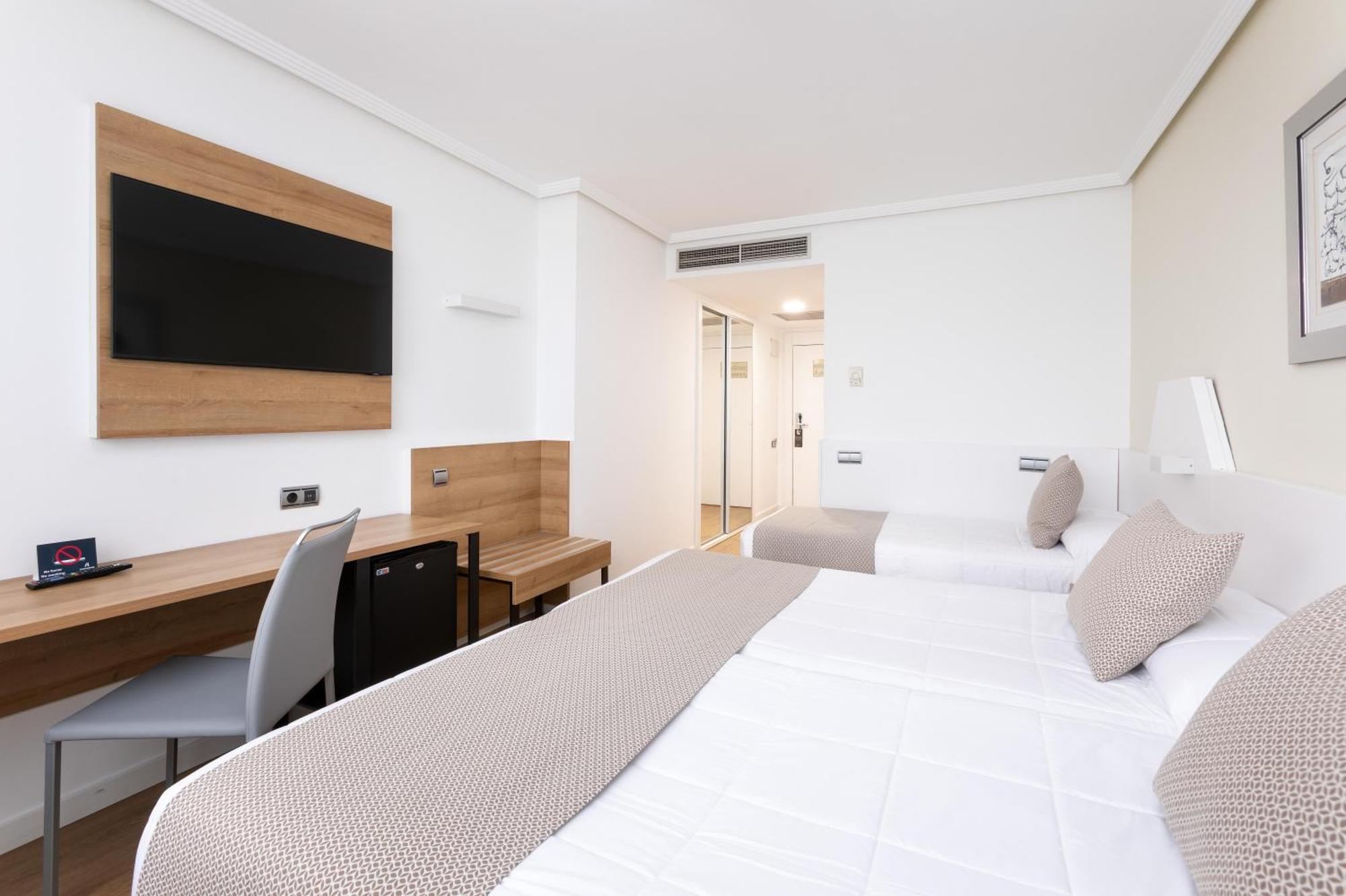 URBAN TRIPLE Room