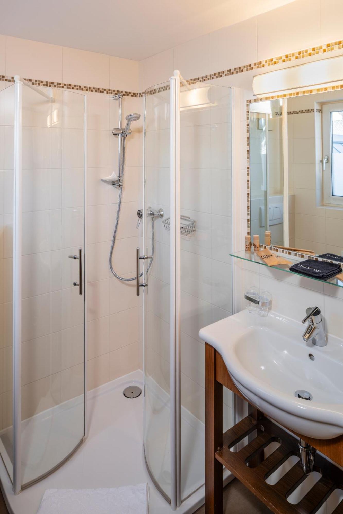 Double Room,1576716008:JPEG