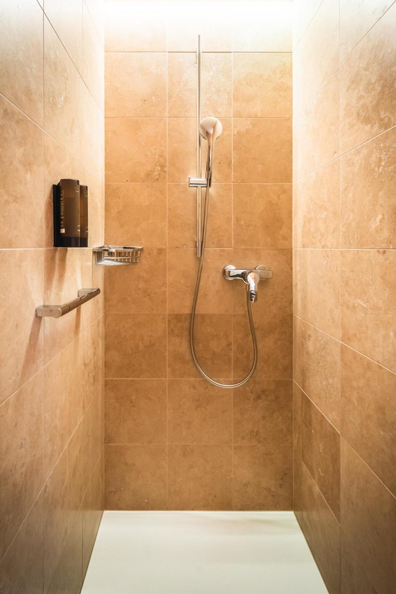 Suite,1576718192:JPEG