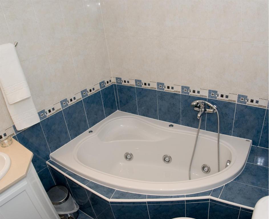 Double Room Spa Bath