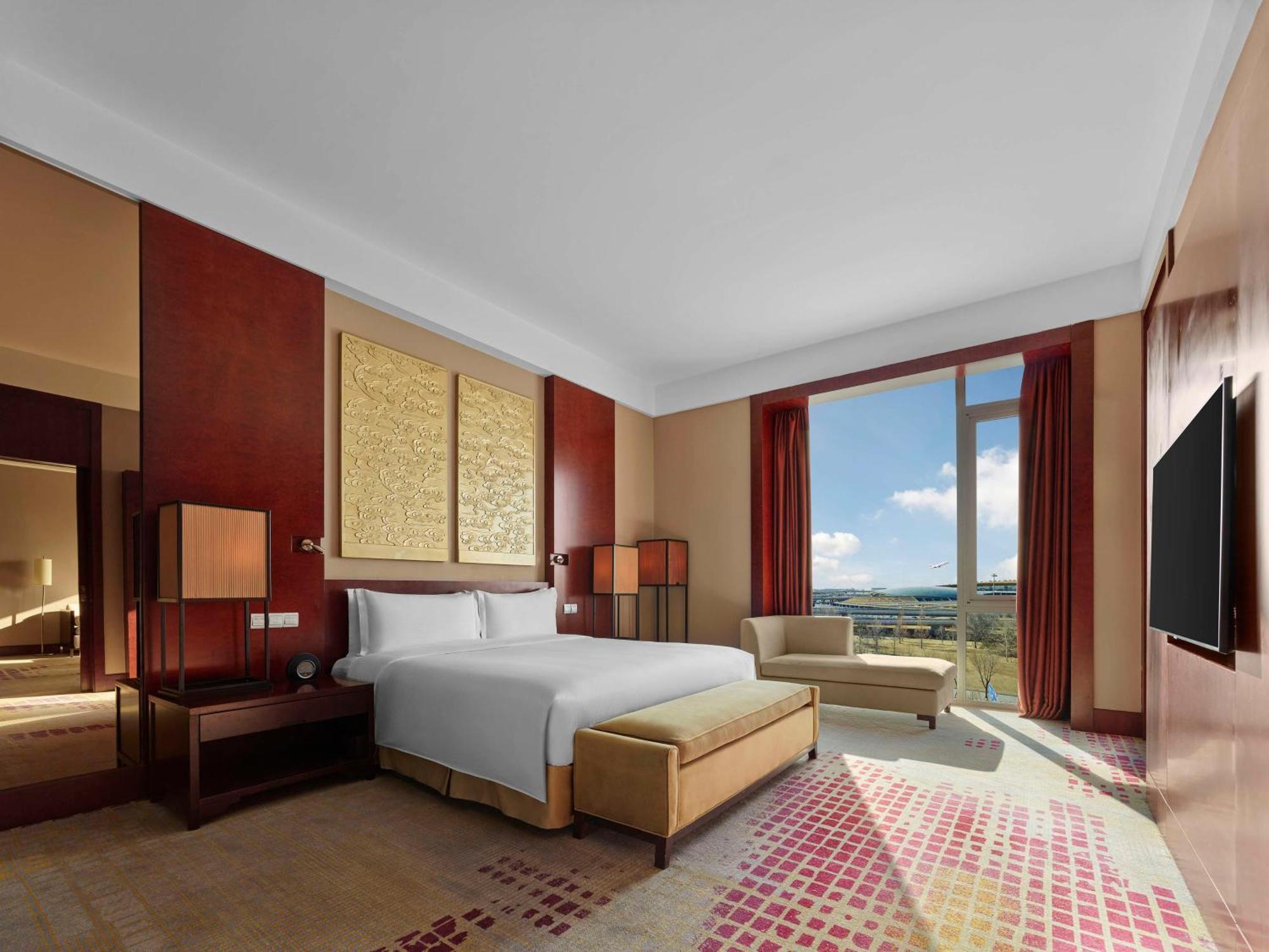 Premier King Suite