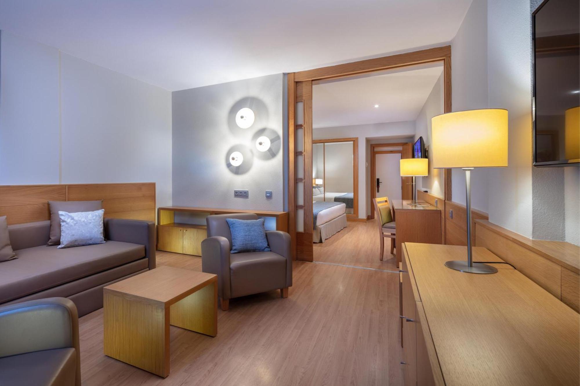 Junior Suite,1771532355:JPEG