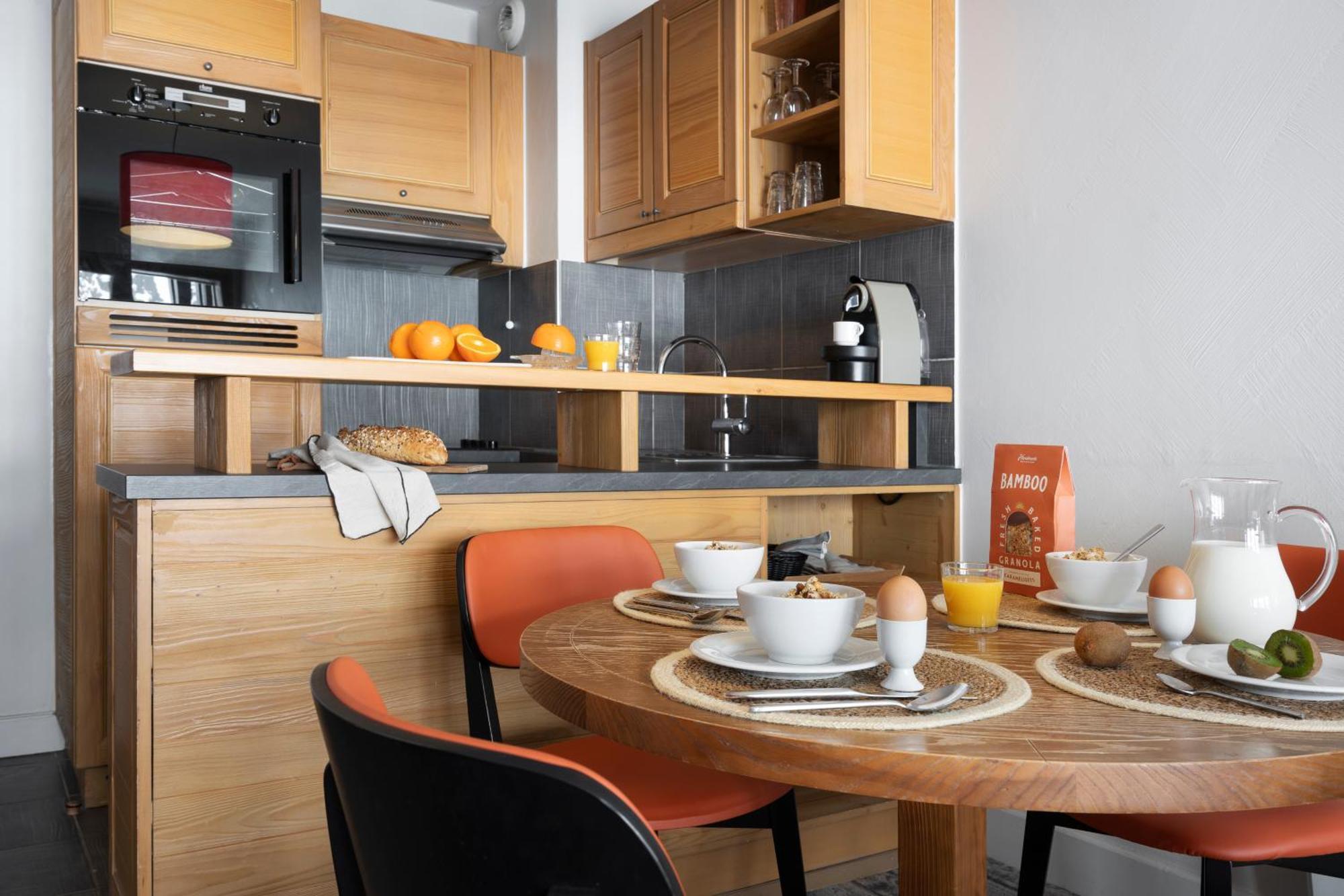 One-Bedroom Apartment with Balcony (4 People)