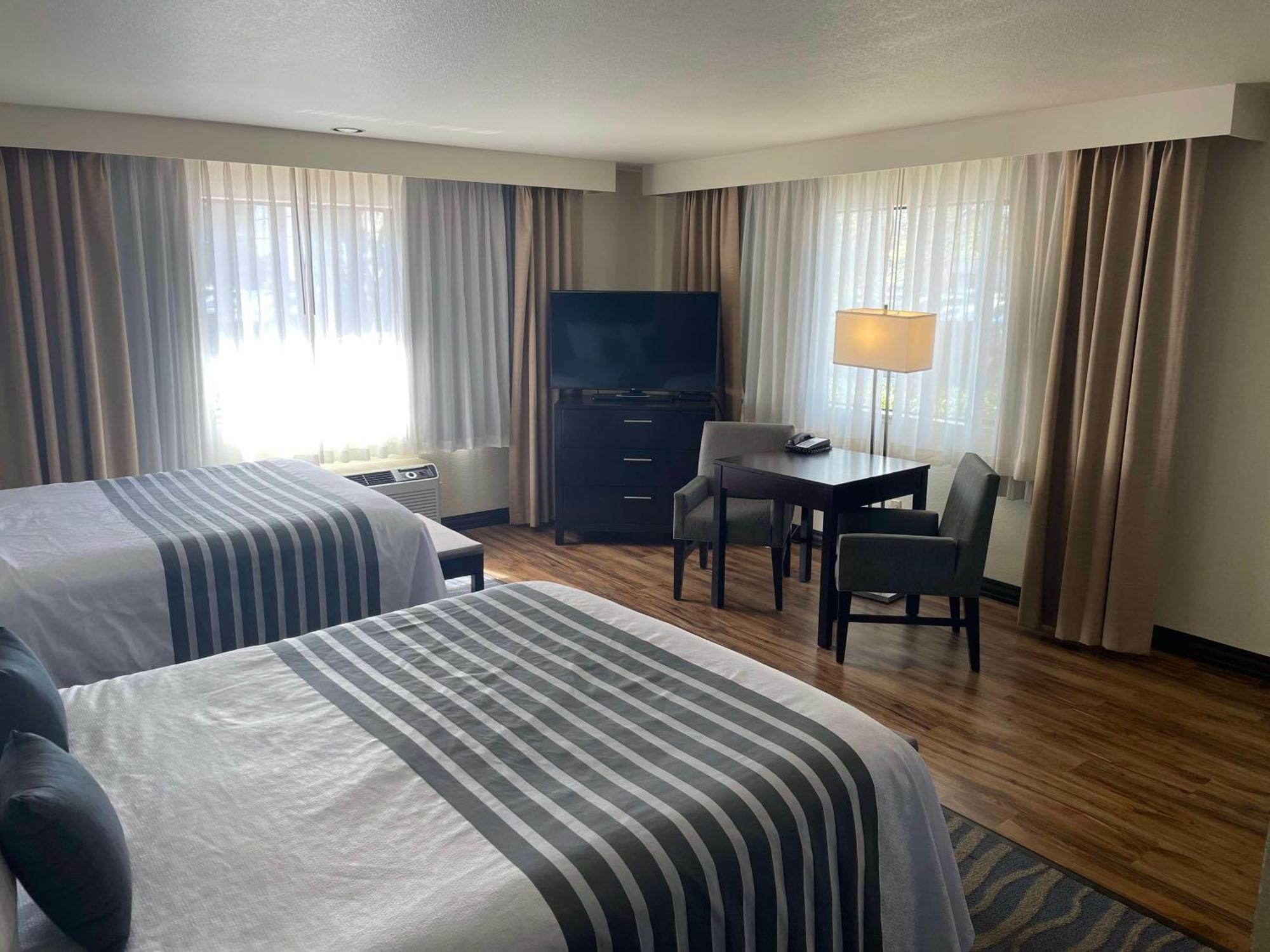 Queen Room with Two Queen Beds with Kitchenette