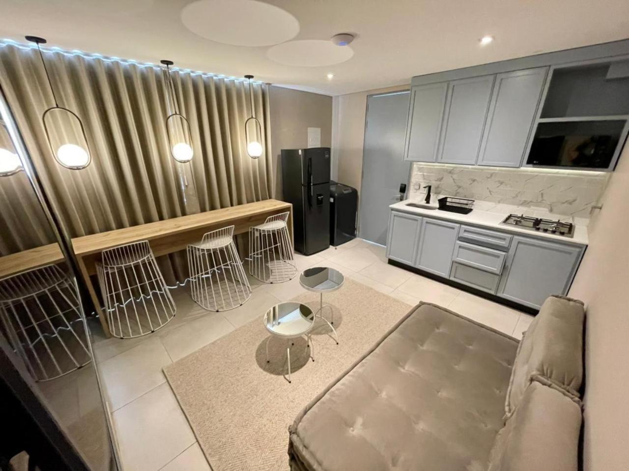 Deluxe One-Bedroom Apartment City View,1585480841:JPEG