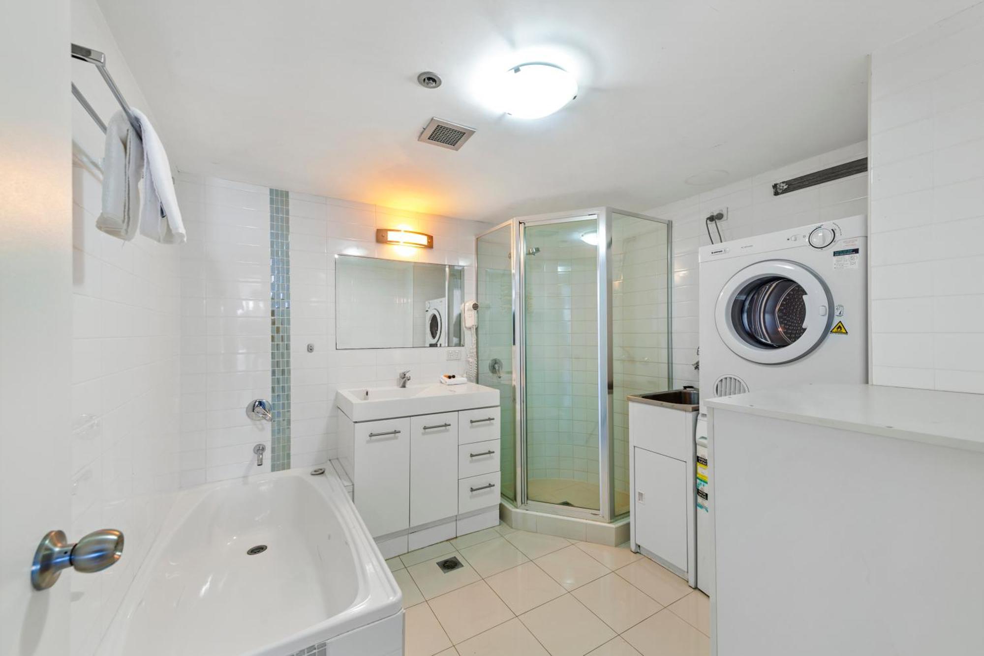 Deluxe One-Bedroom Apartment