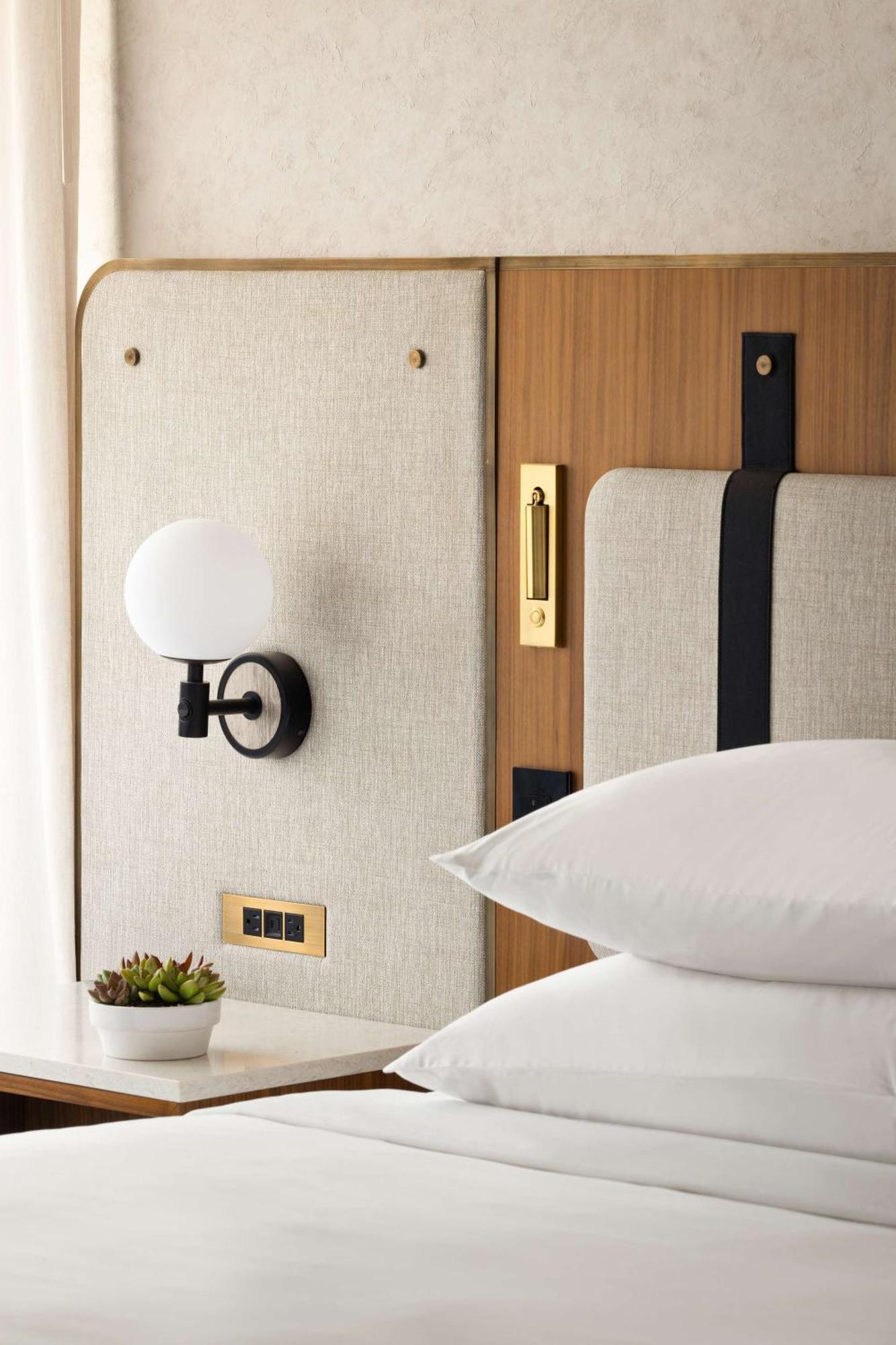 King Room with Accessible Tub - Disability Access