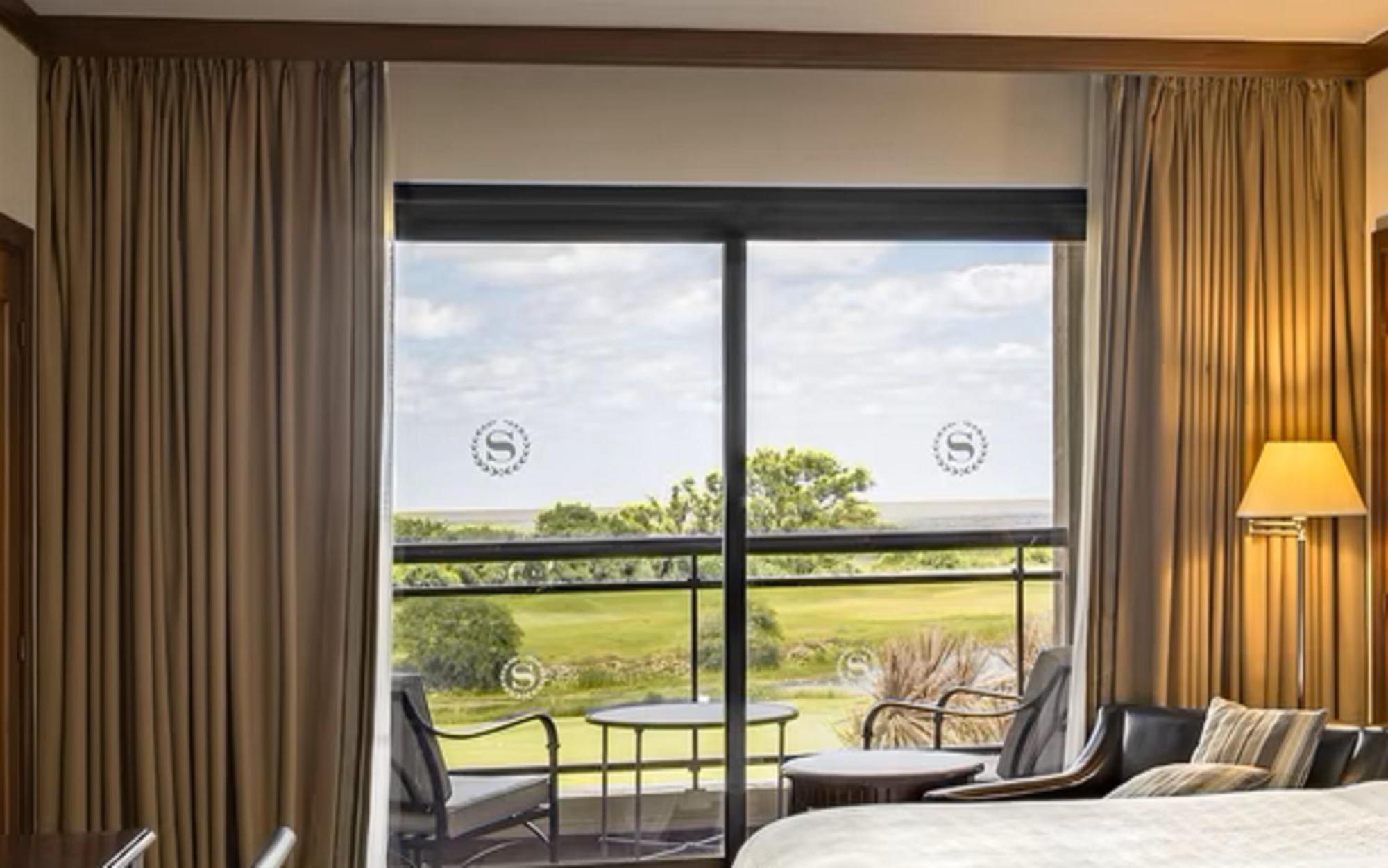 Deluxe, Guest room, 1 King, River view